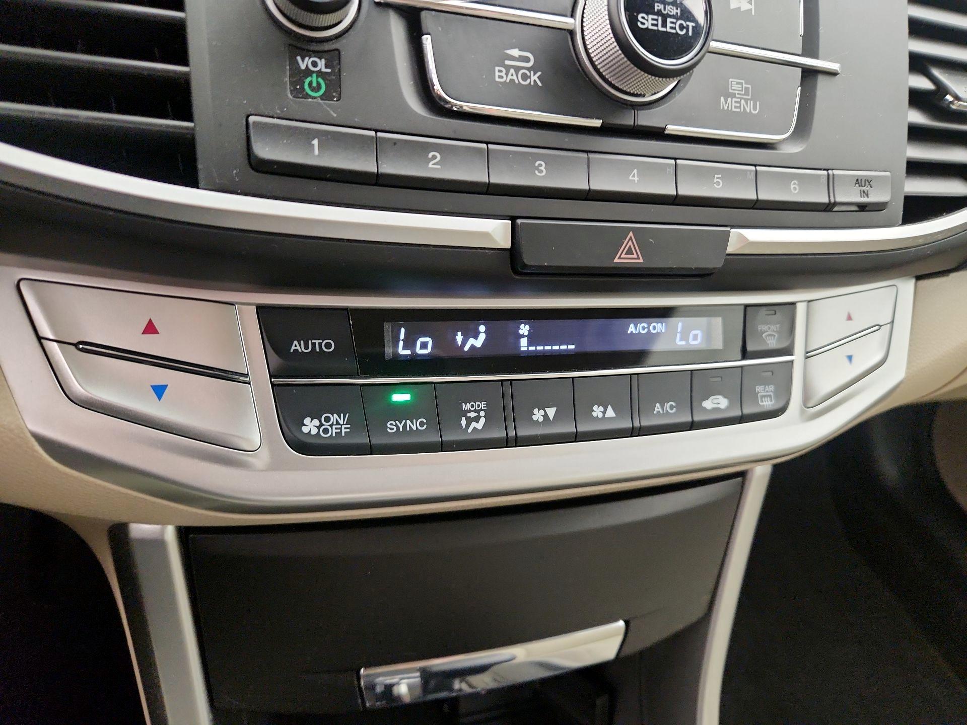Thumbnail: 2015 Honda Accord - 15