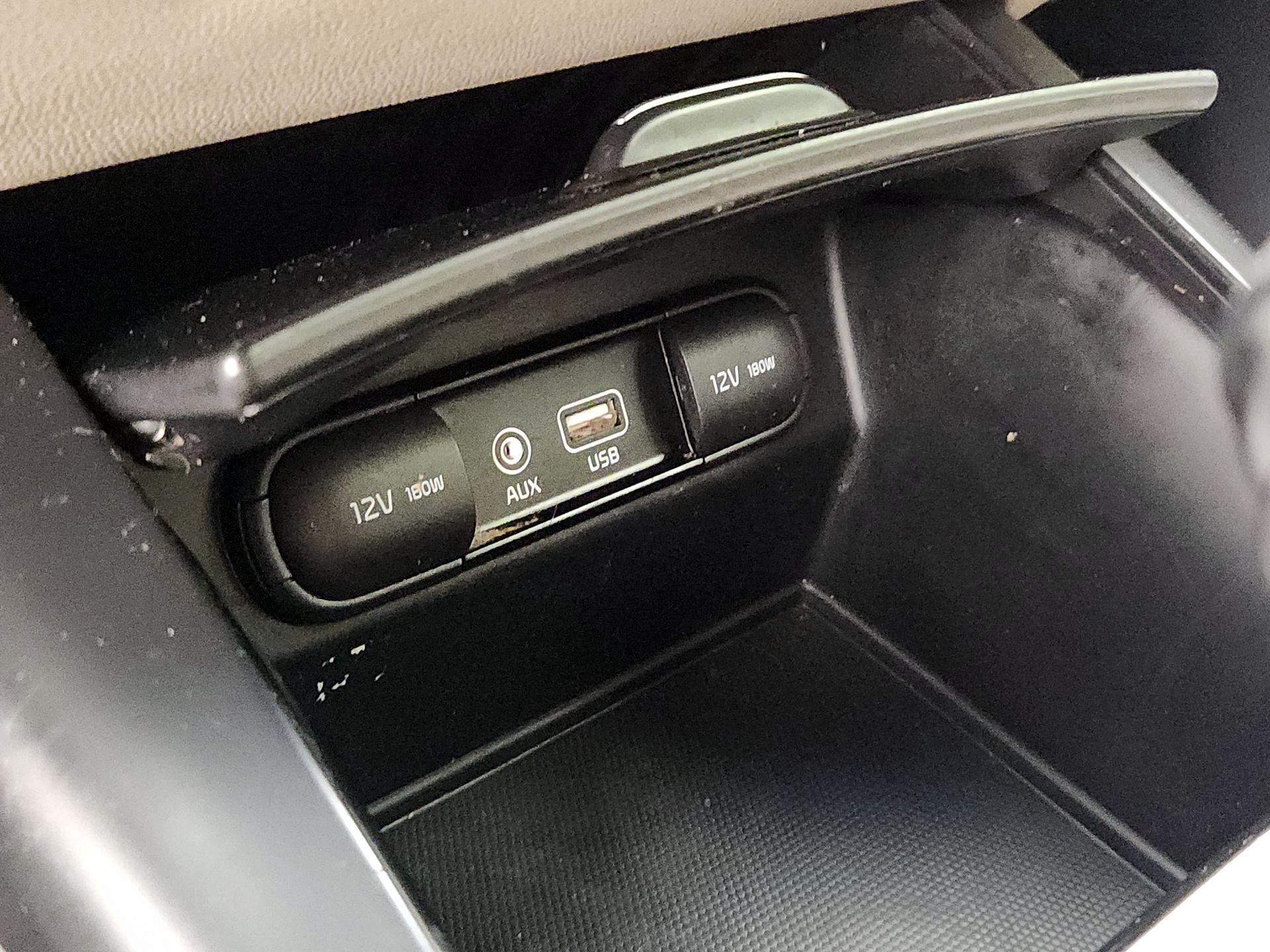 Thumbnail: 2019 Kia Sorento - 18