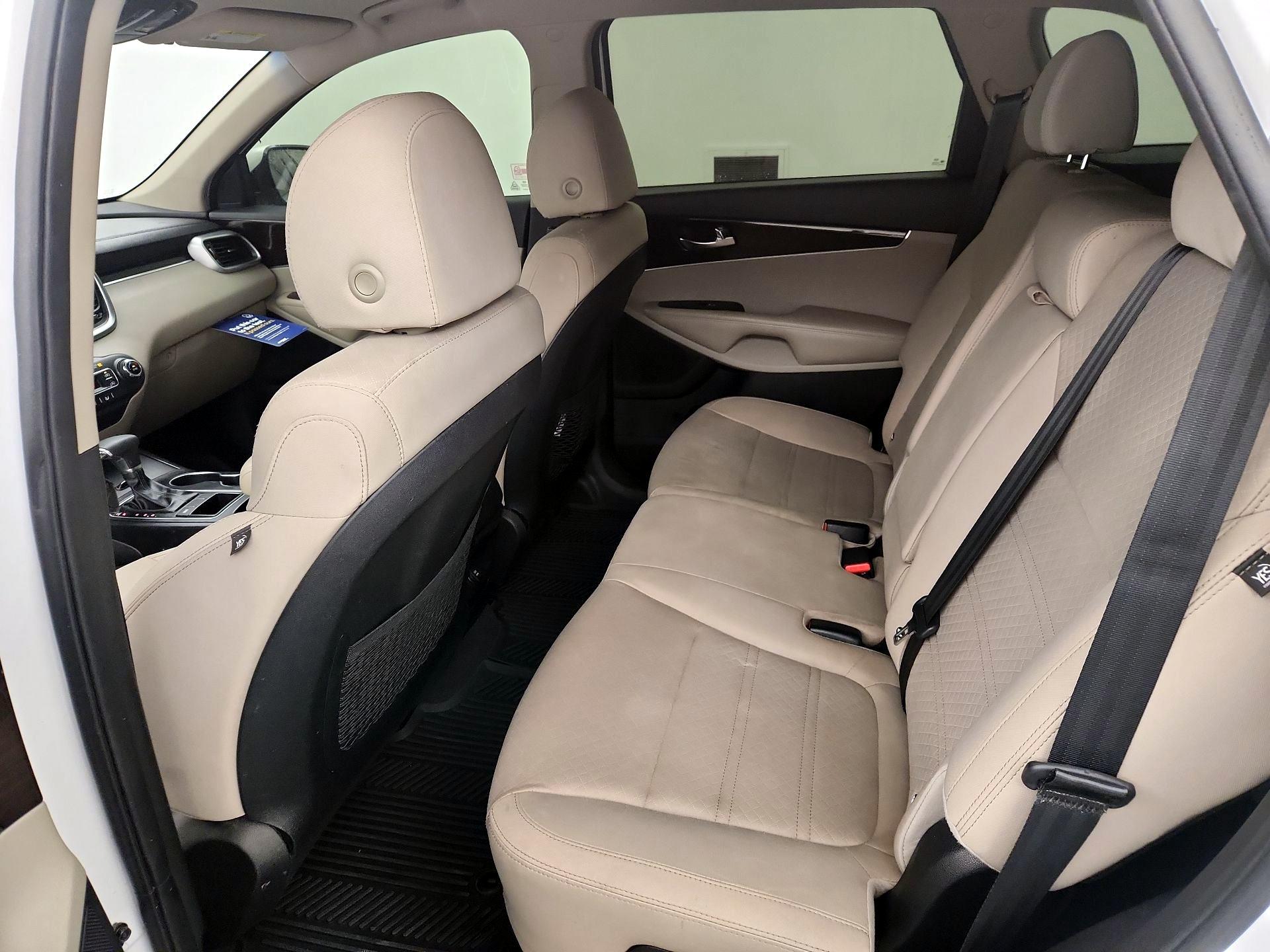 Thumbnail: 2019 Kia Sorento - 19