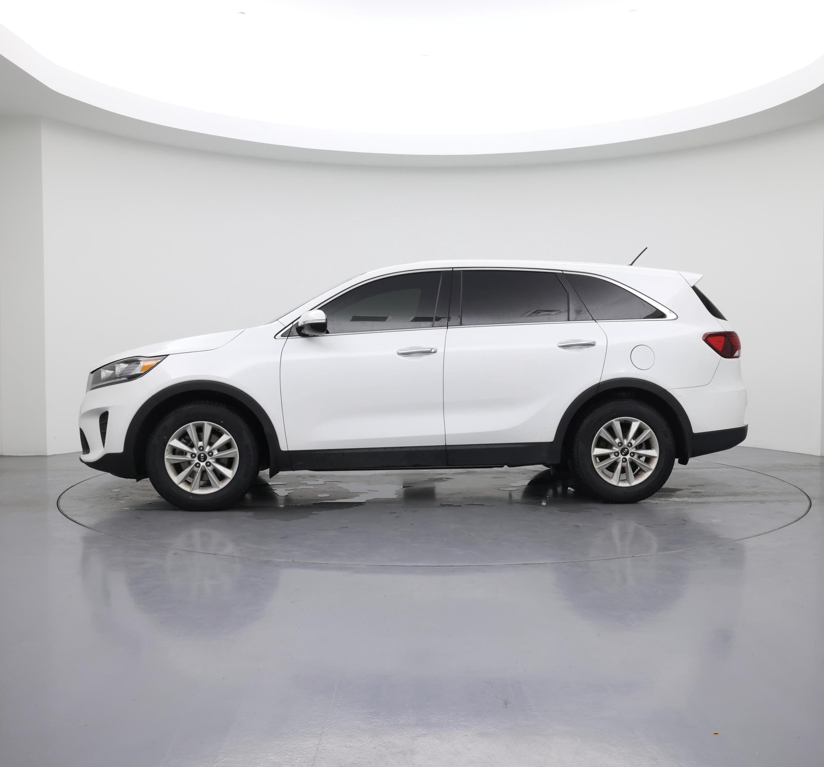 Thumbnail: 2019 Kia Sorento - 3