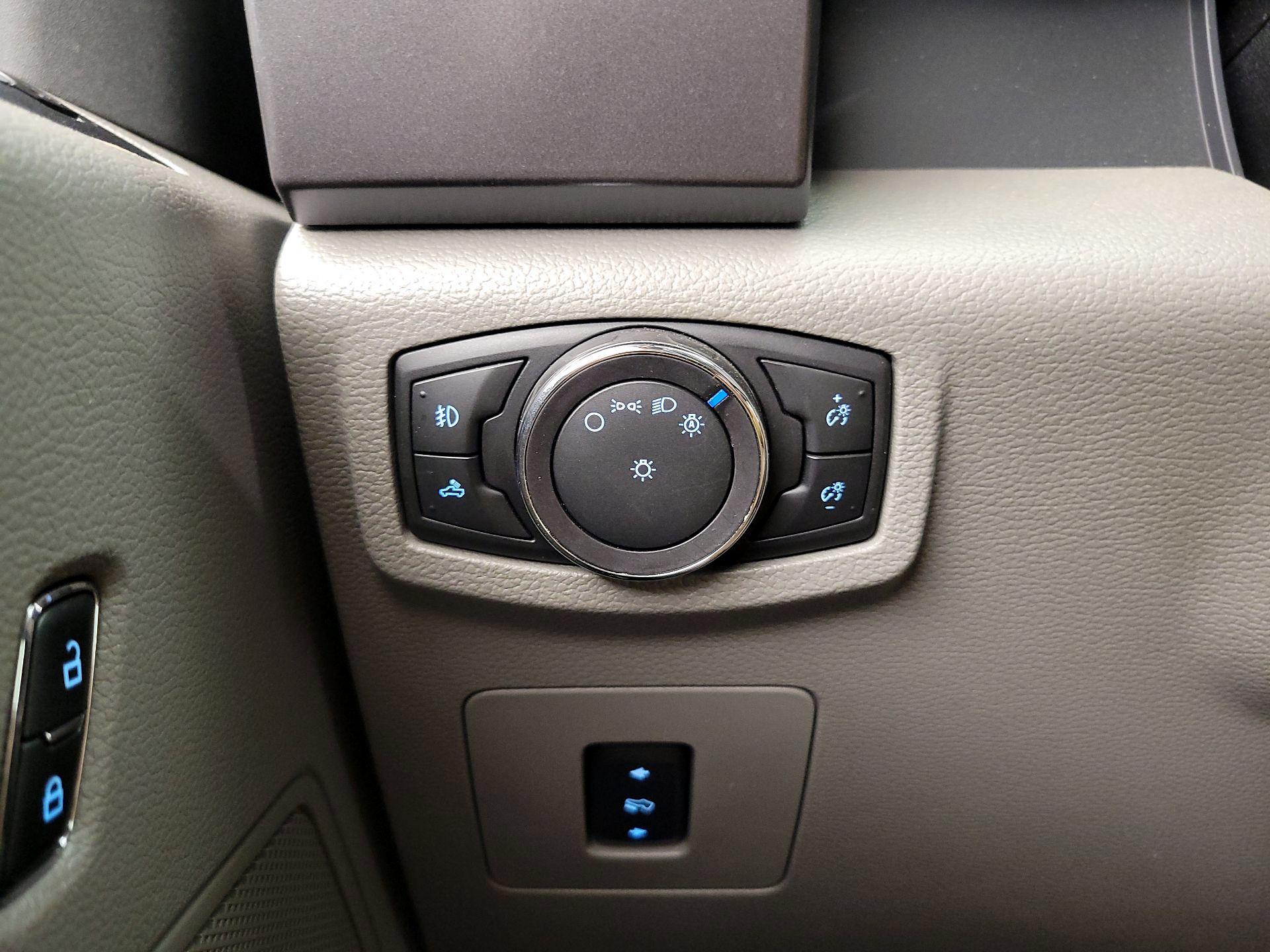 Thumbnail: 2016 Ford F-150 - 13