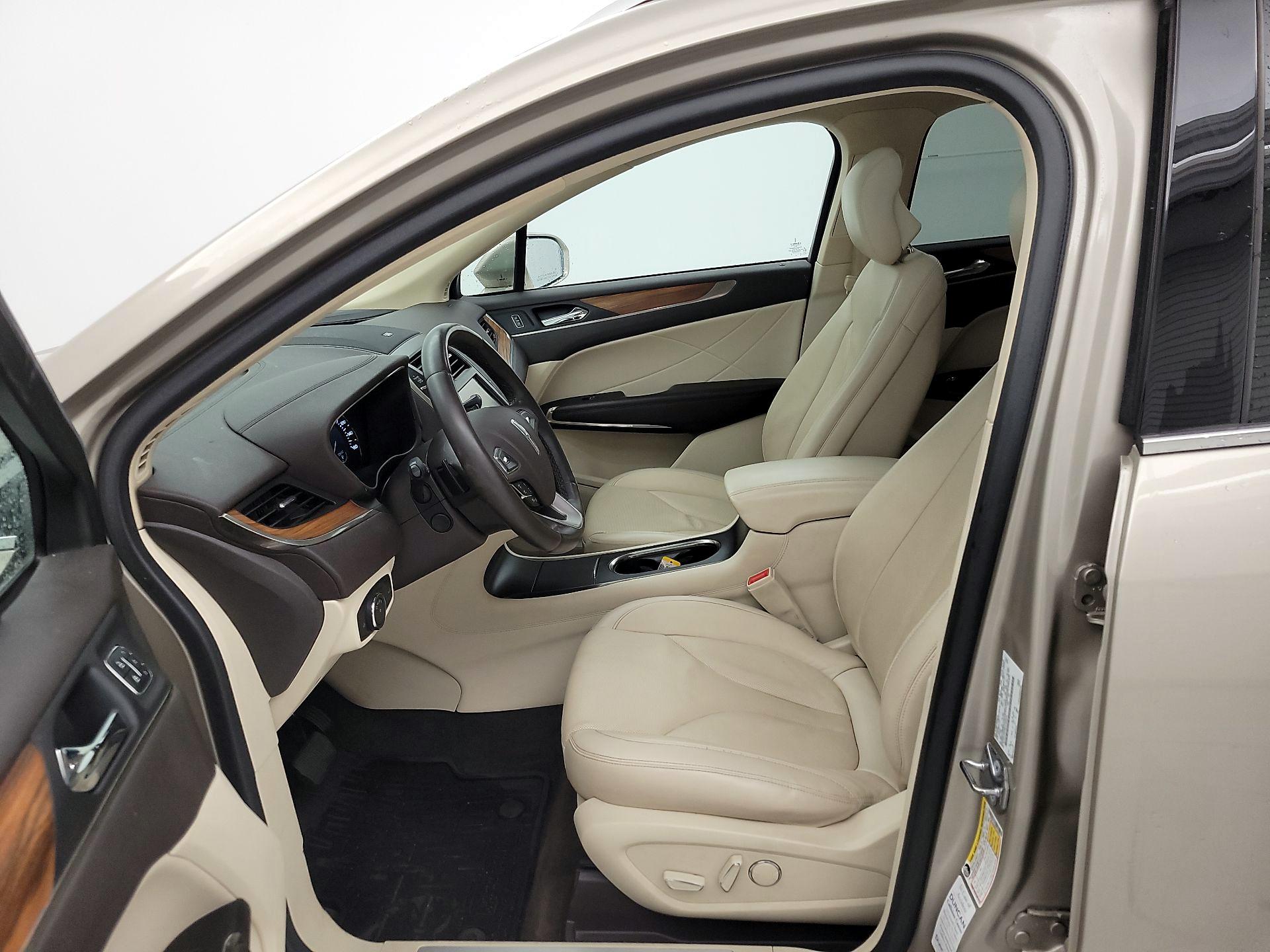 Thumbnail: 2015 Lincoln MKC - 11