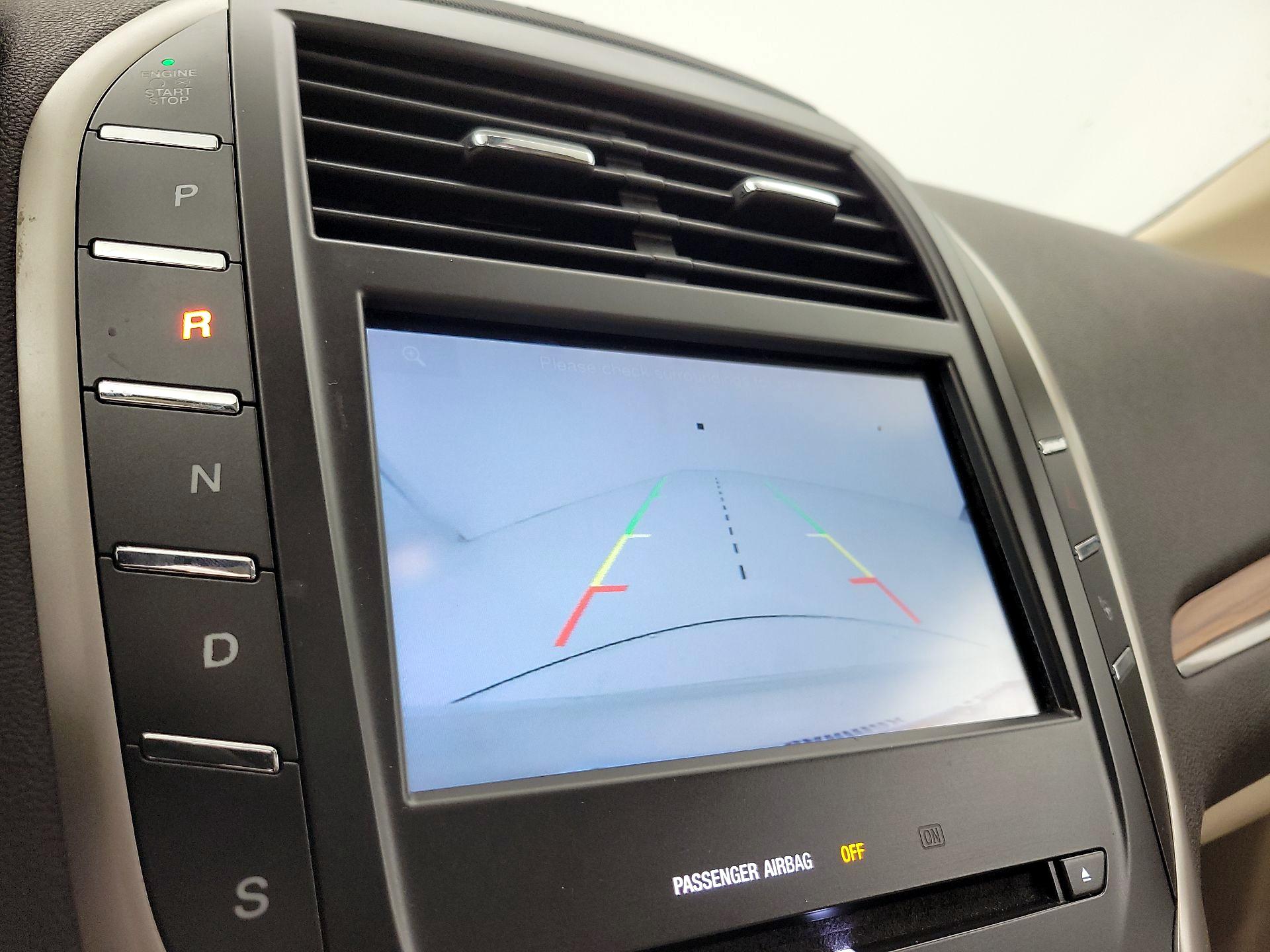 Thumbnail: 2015 Lincoln MKC - 14