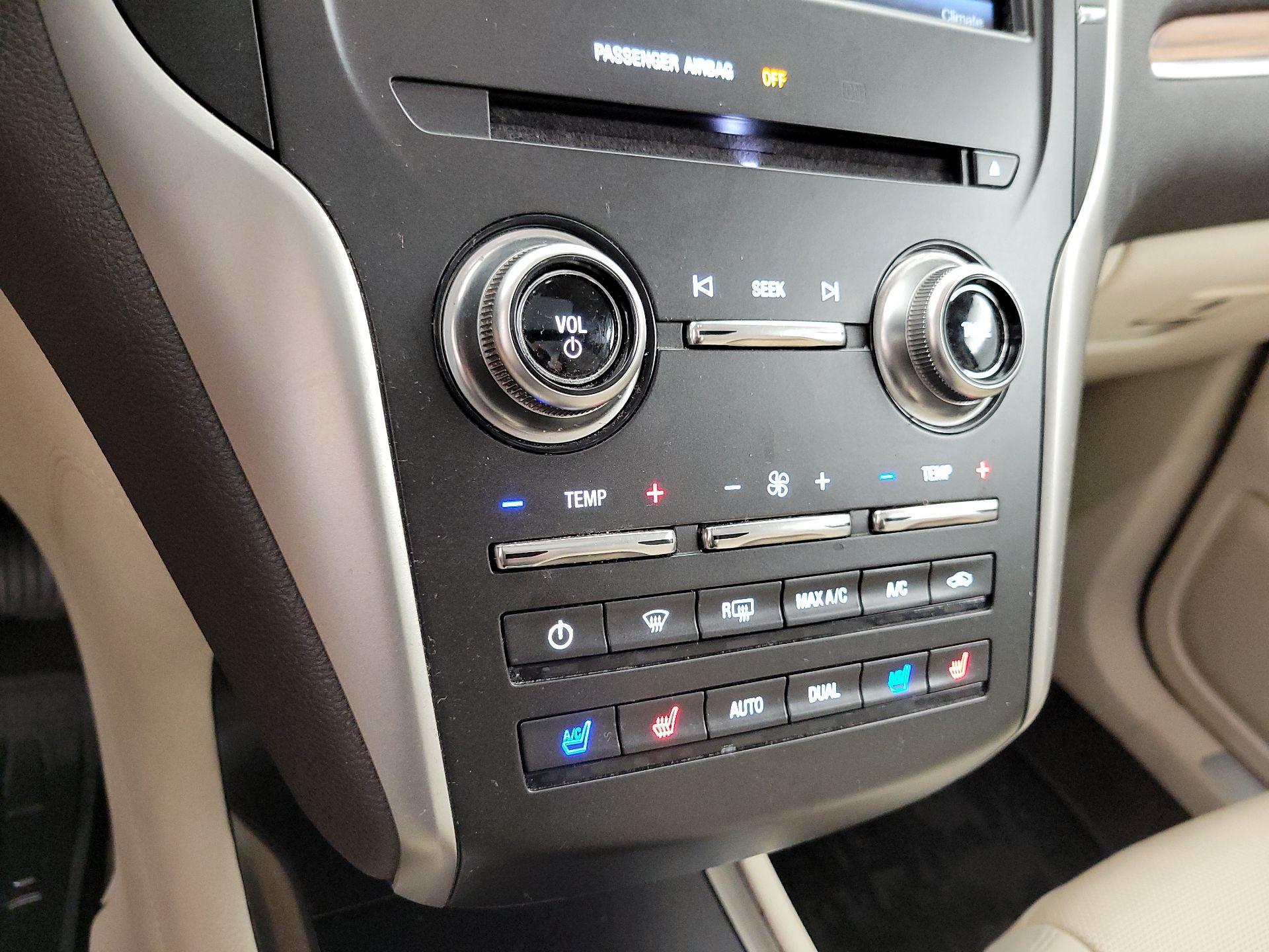 Thumbnail: 2015 Lincoln MKC - 16