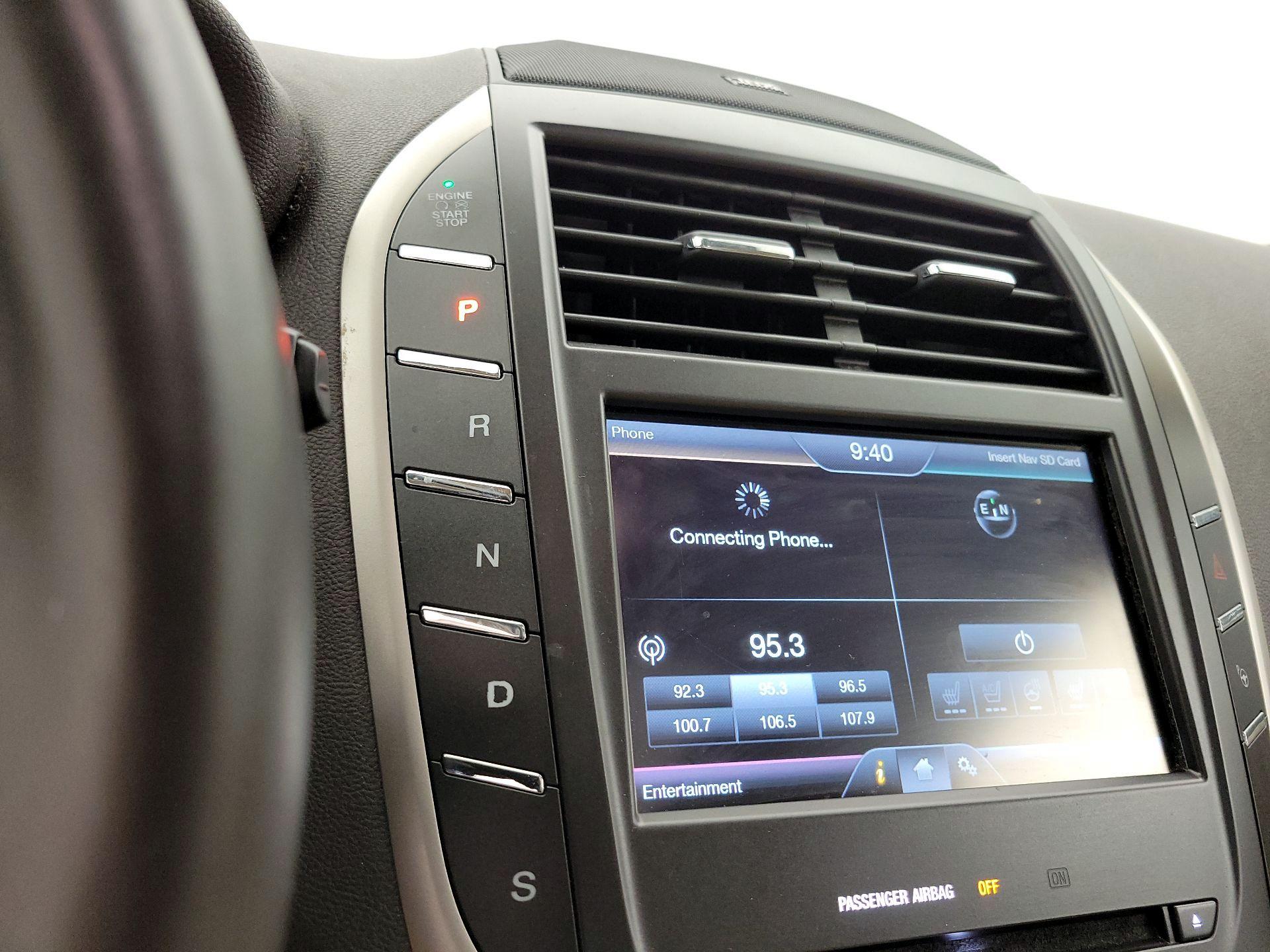 Thumbnail: 2015 Lincoln MKC - 17