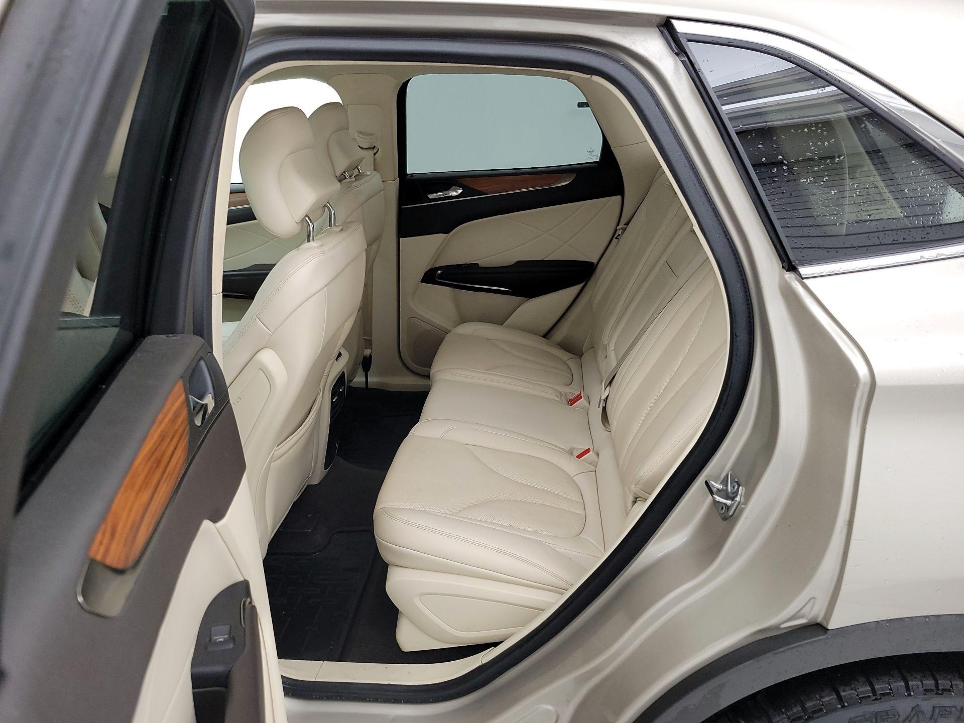 Thumbnail: 2015 Lincoln MKC - 20