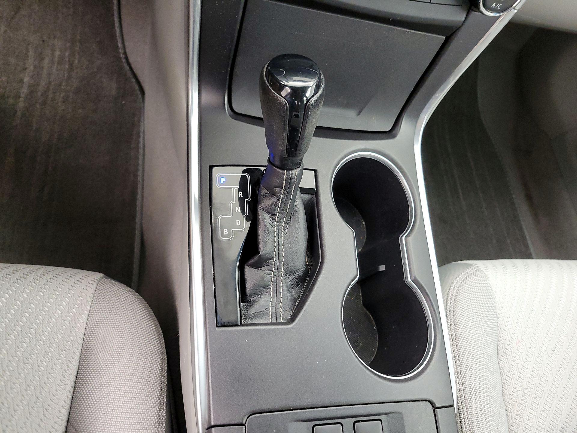 Thumbnail: 2015 Toyota Camry - 17