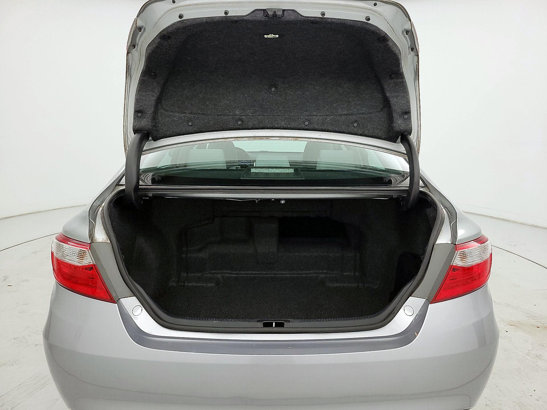 Thumbnail: 2015 Toyota Camry - 20