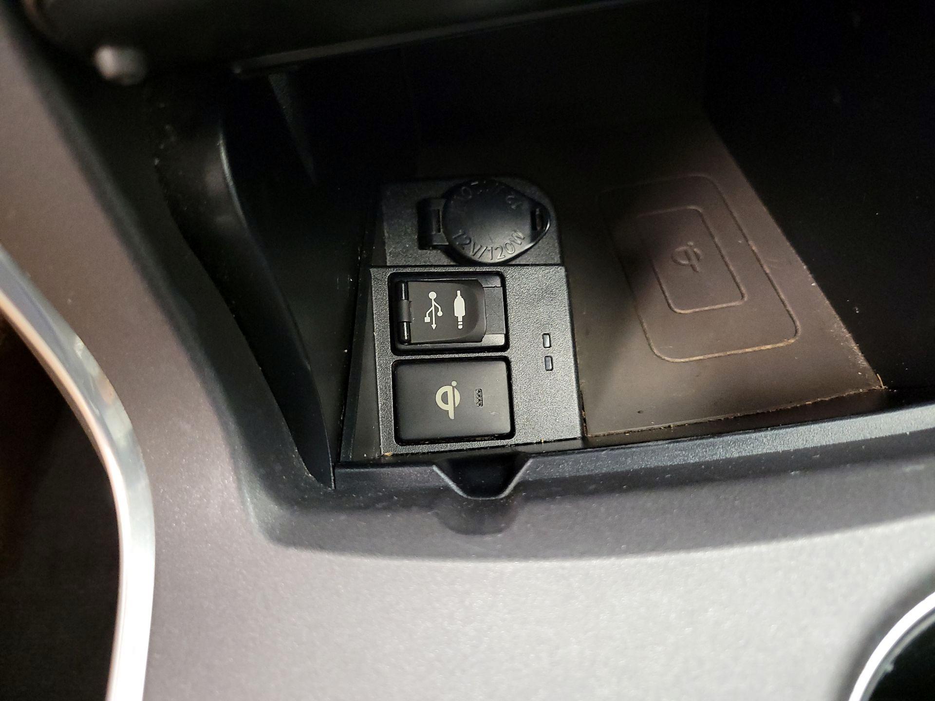 Thumbnail: 2015 Toyota Camry - 19