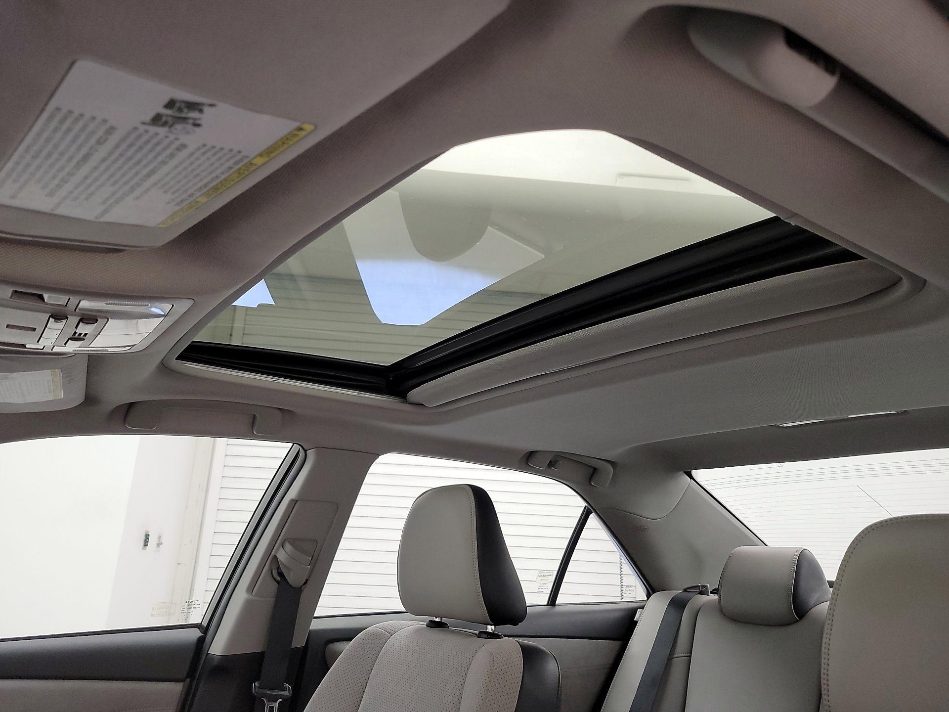 Thumbnail: 2015 Toyota Camry - 20