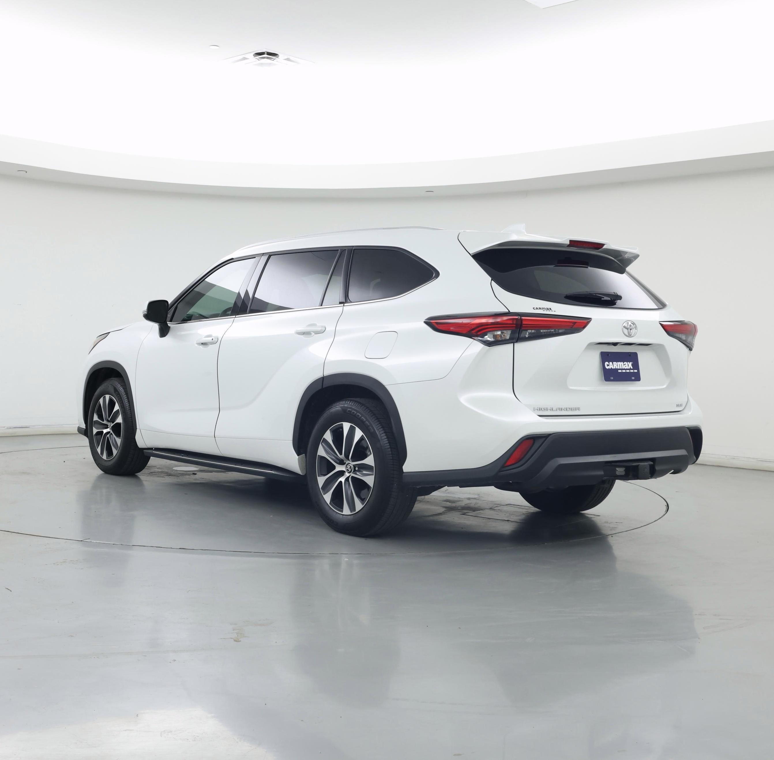 Thumbnail: 2022 Toyota Highlander - 2