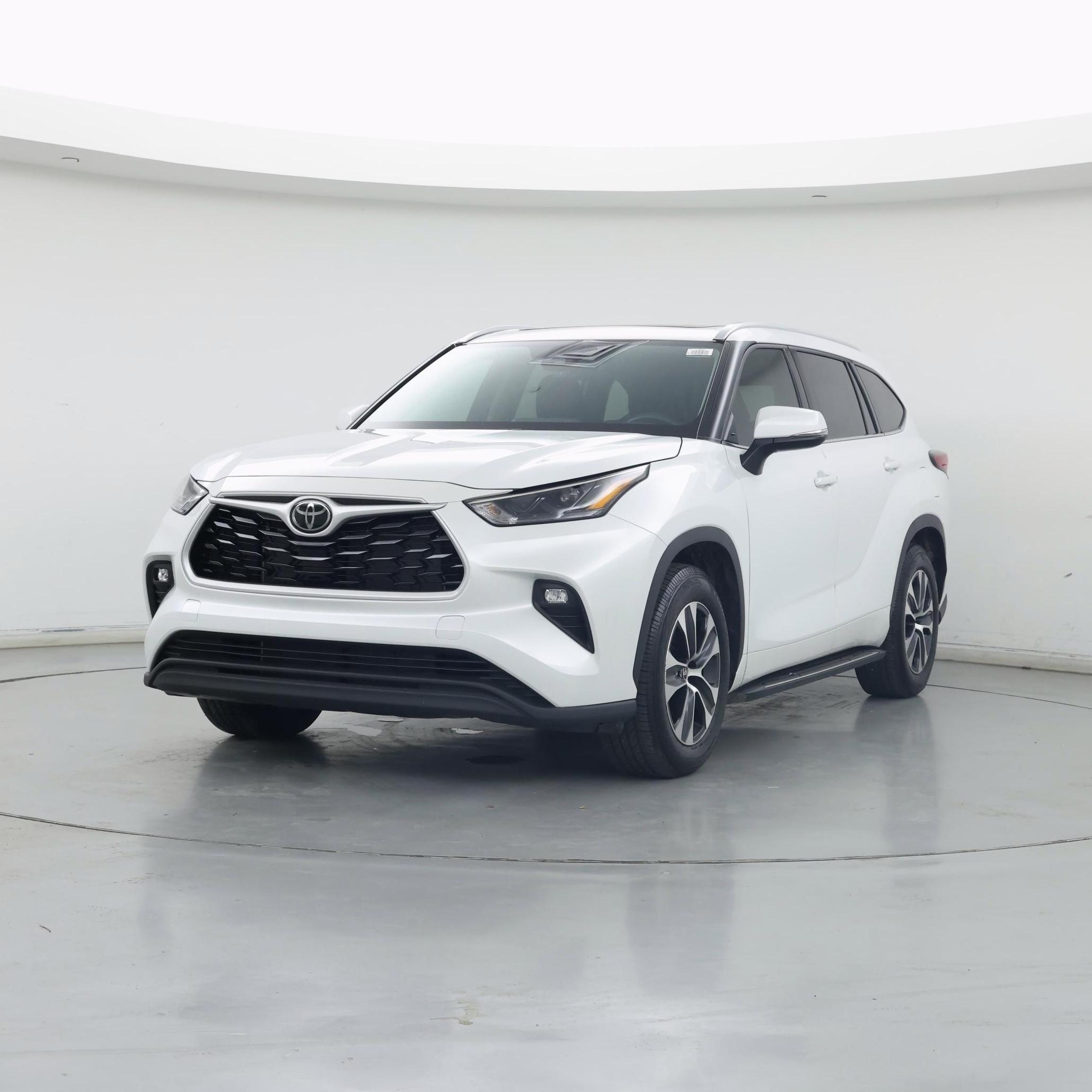 Thumbnail: 2022 Toyota Highlander - 4