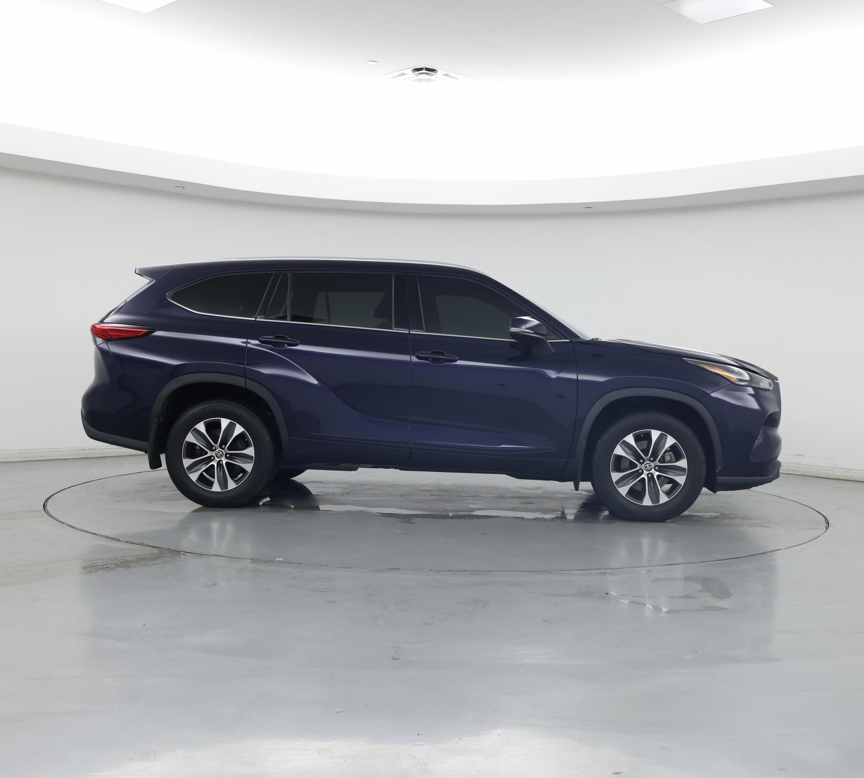 Thumbnail: 2022 Toyota Highlander - 7