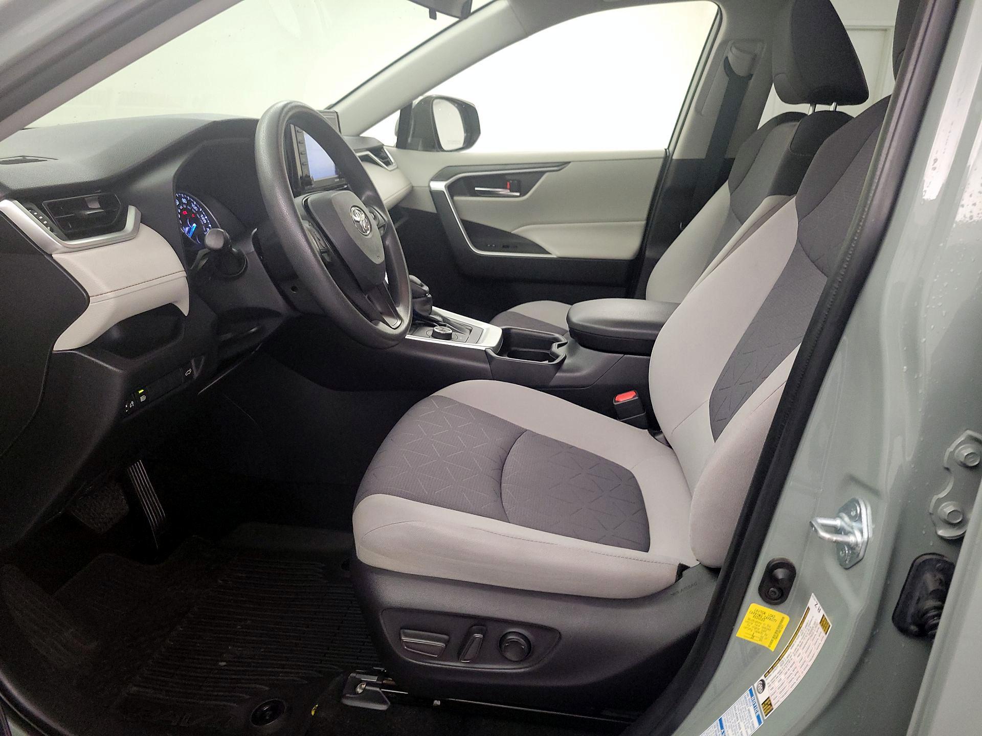 Thumbnail: 2021 Toyota RAV4 - 11