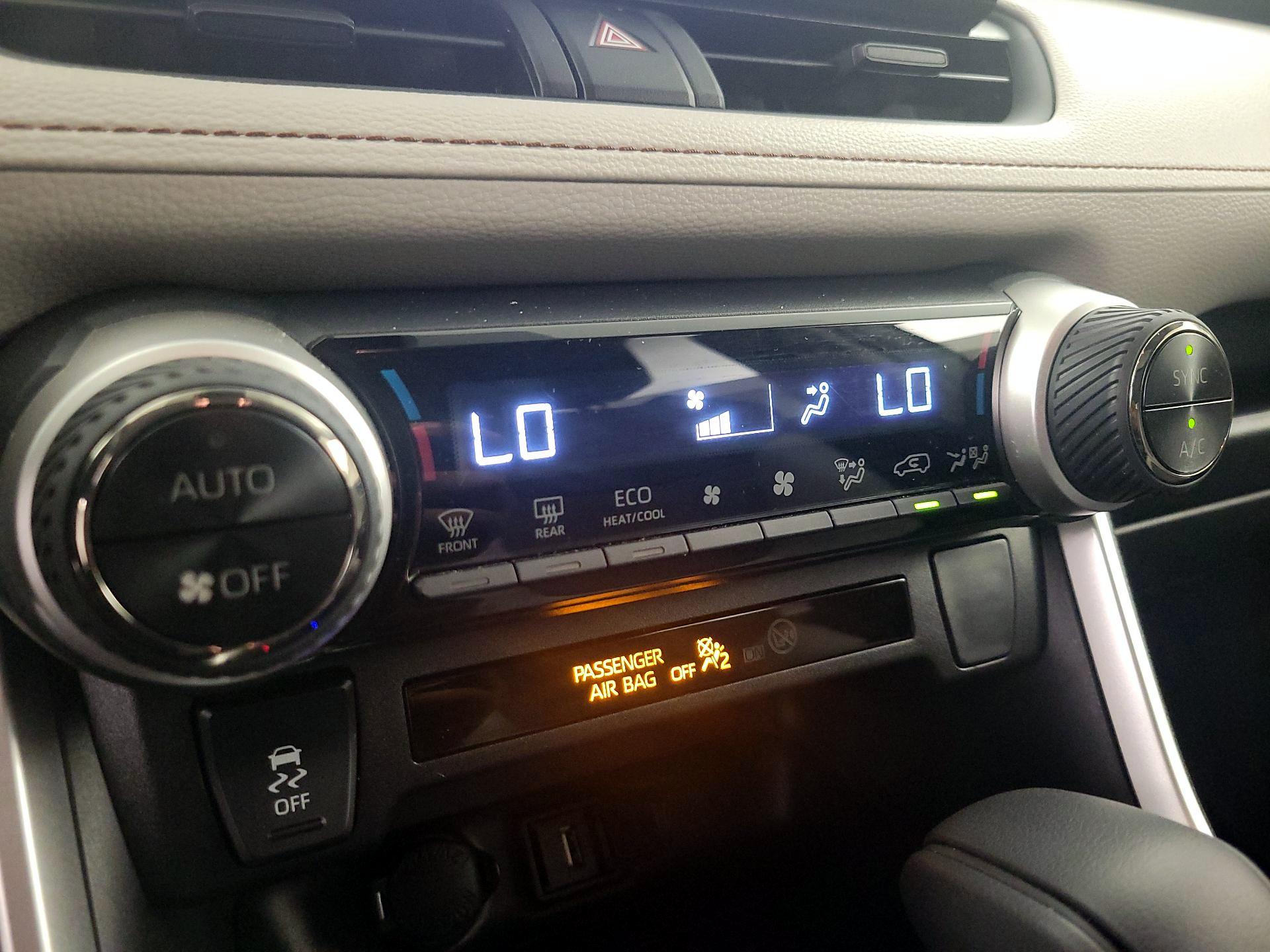 Thumbnail: 2021 Toyota RAV4 - 16