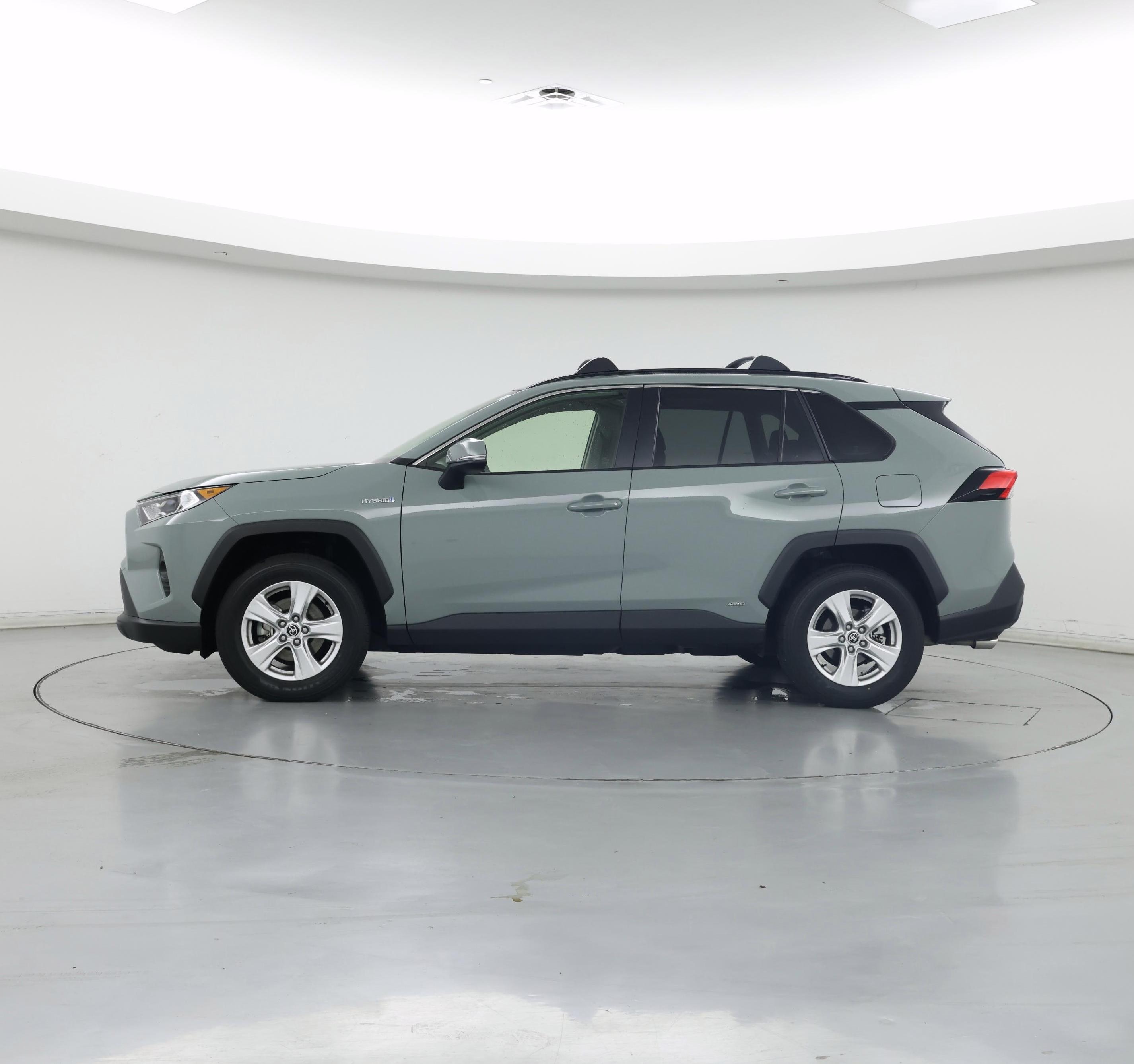 Thumbnail: 2021 Toyota RAV4 - 3