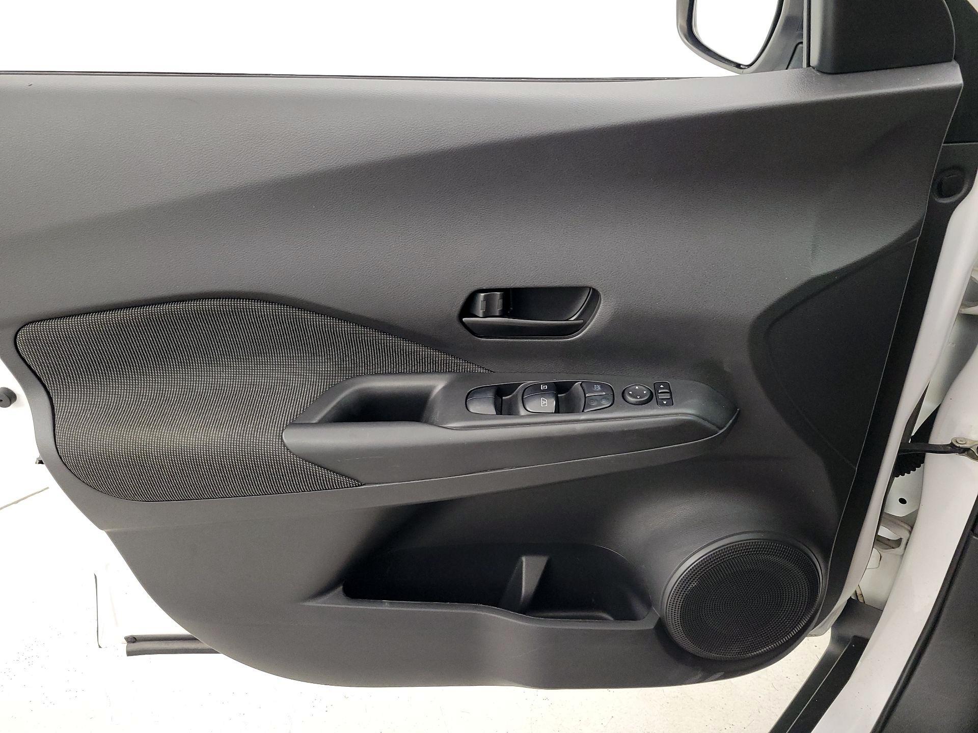 Thumbnail: 2018 Nissan Kicks - 12