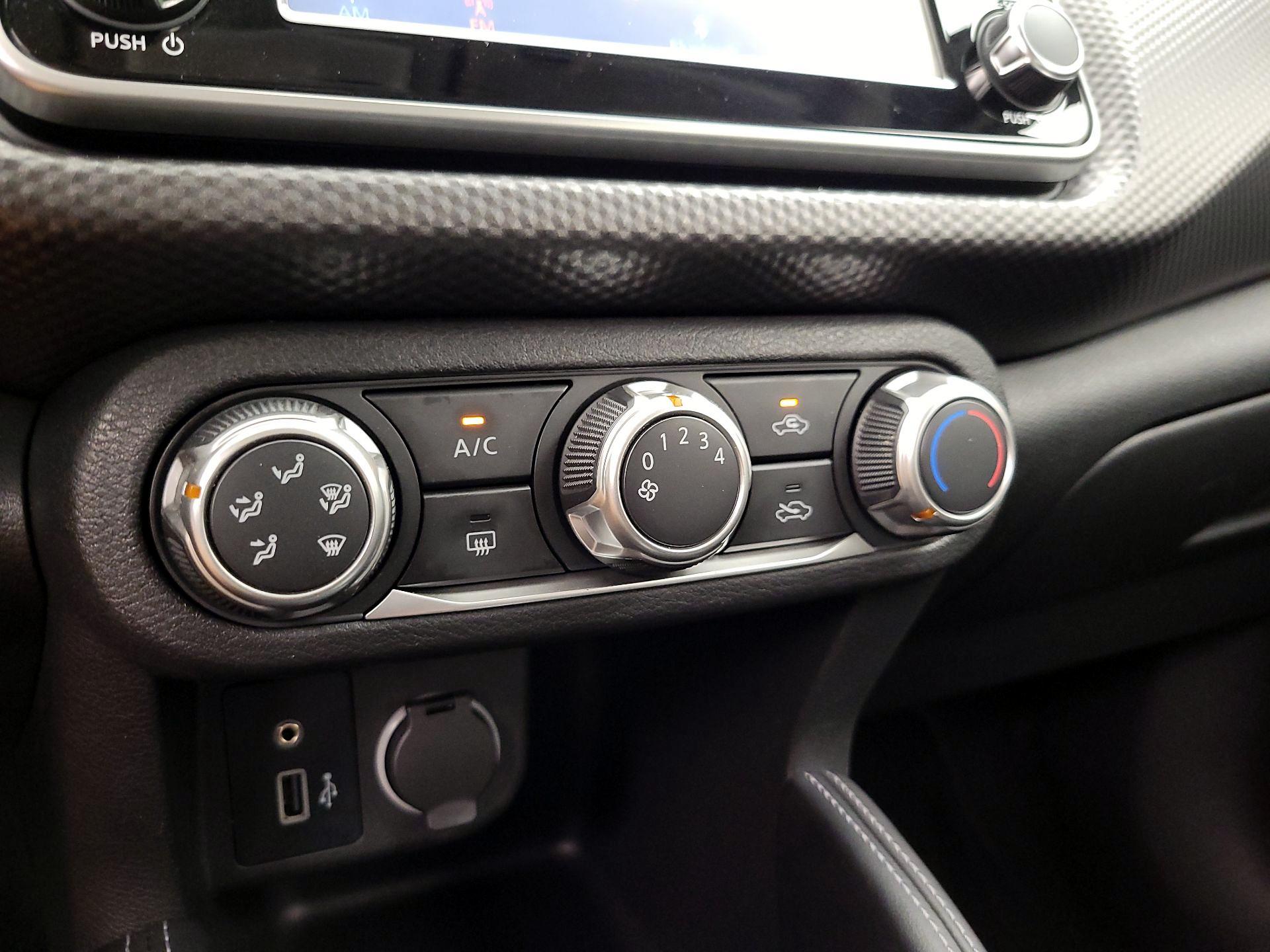 Thumbnail: 2018 Nissan Kicks - 16