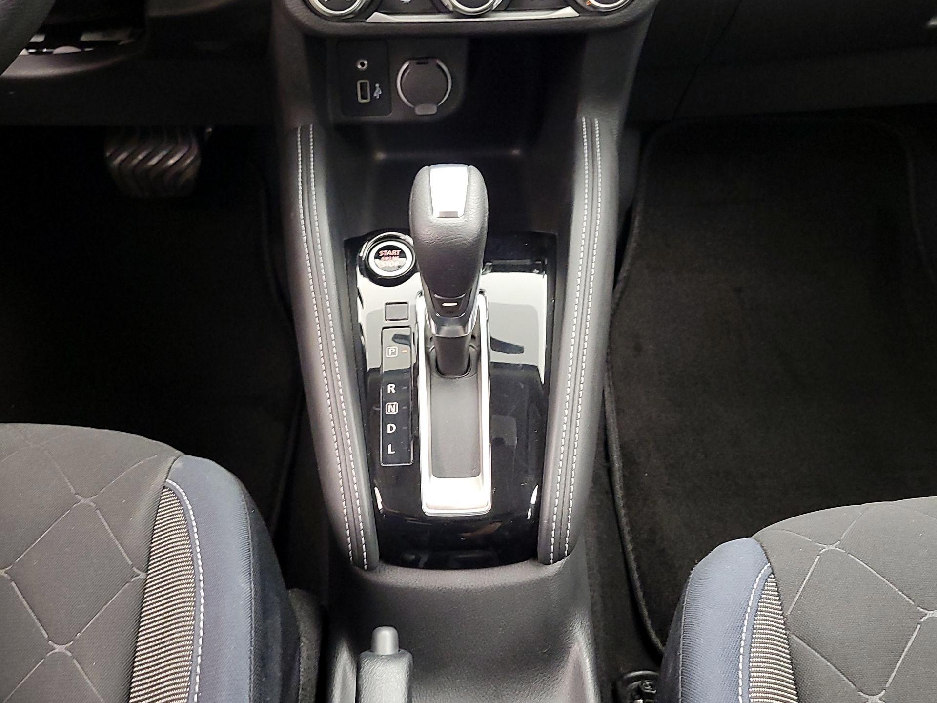 Thumbnail: 2018 Nissan Kicks - 17