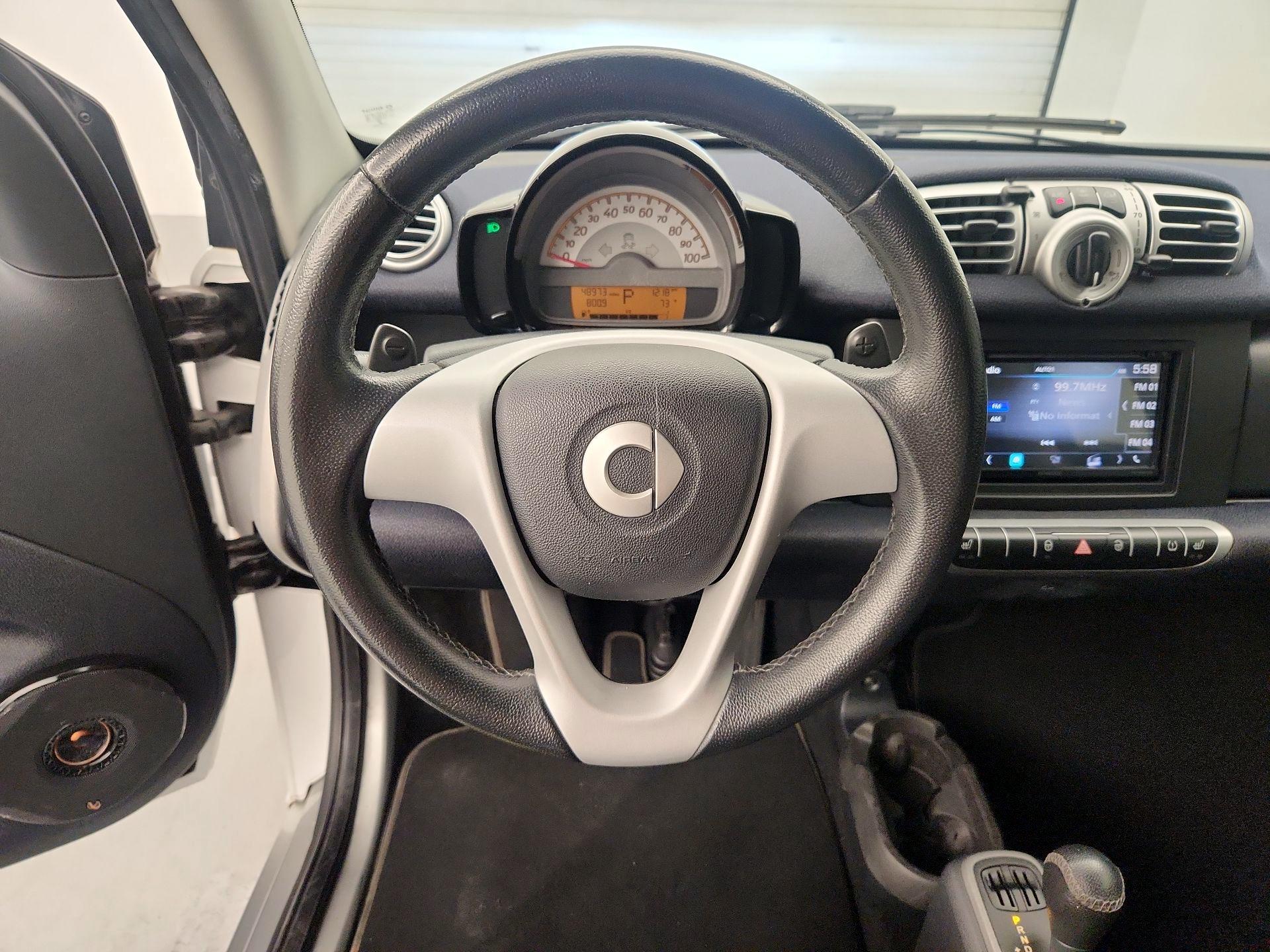 Thumbnail: 2015 smart fortwo - 10