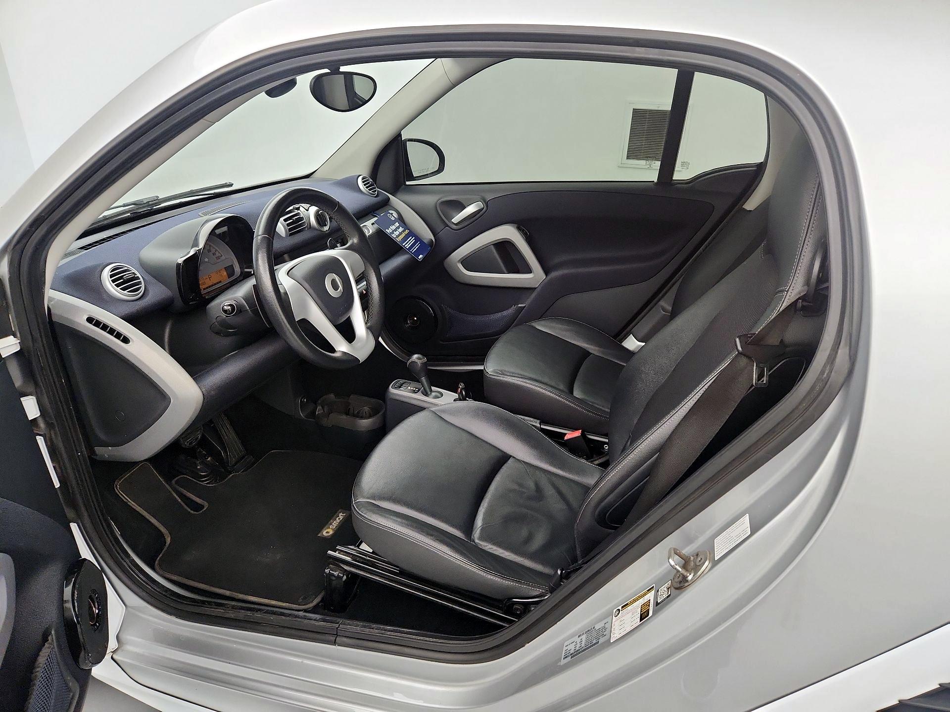 Thumbnail: 2015 smart fortwo - 11