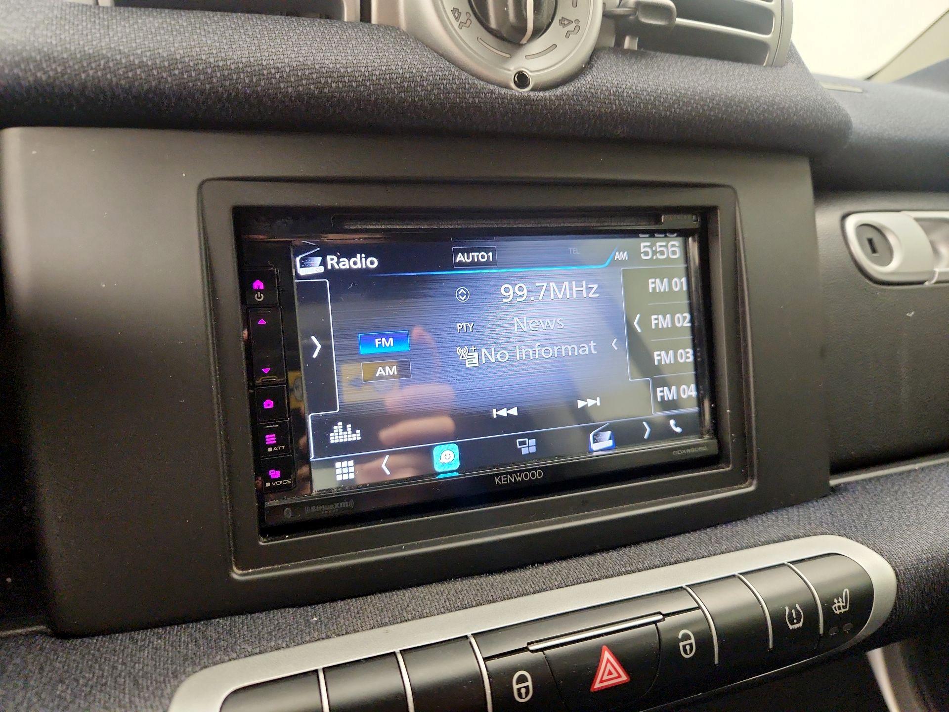 Thumbnail: 2015 smart fortwo - 13