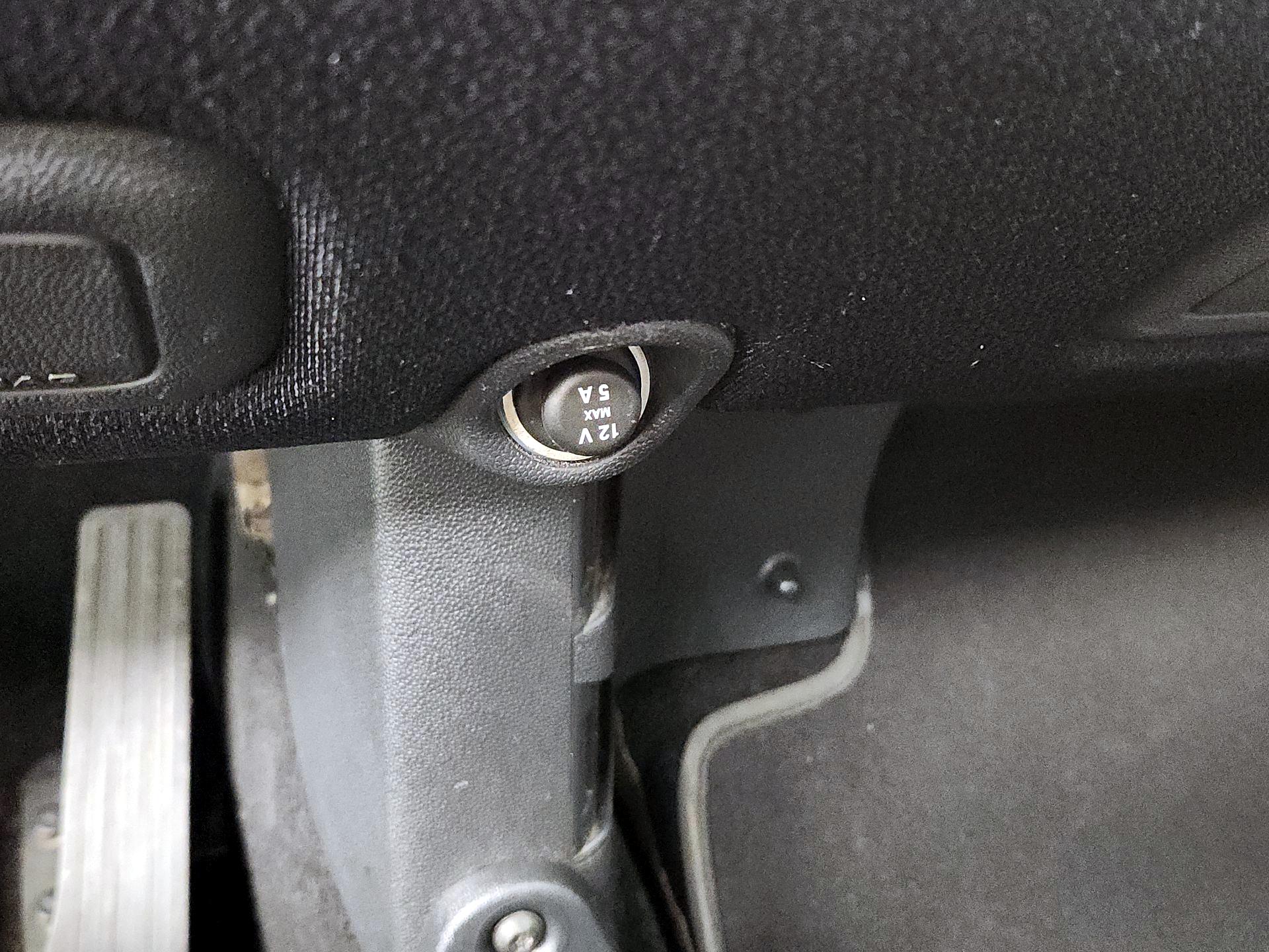 Thumbnail: 2015 smart fortwo - 16