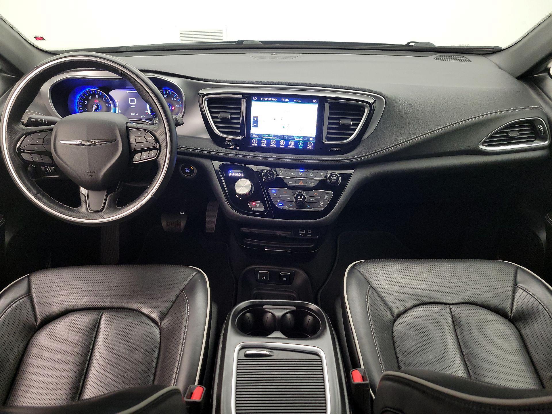Thumbnail: 2019 Chrysler Pacifica - 9