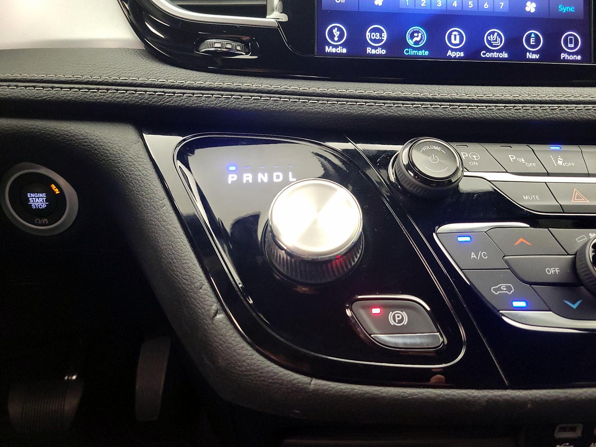 Thumbnail: 2019 Chrysler Pacifica - 18