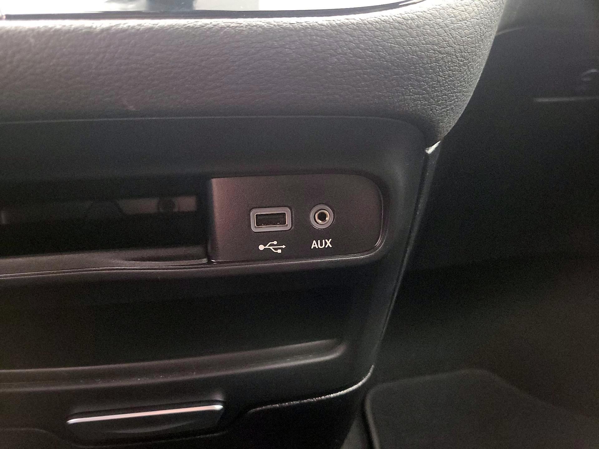 Thumbnail: 2019 Chrysler Pacifica - 19