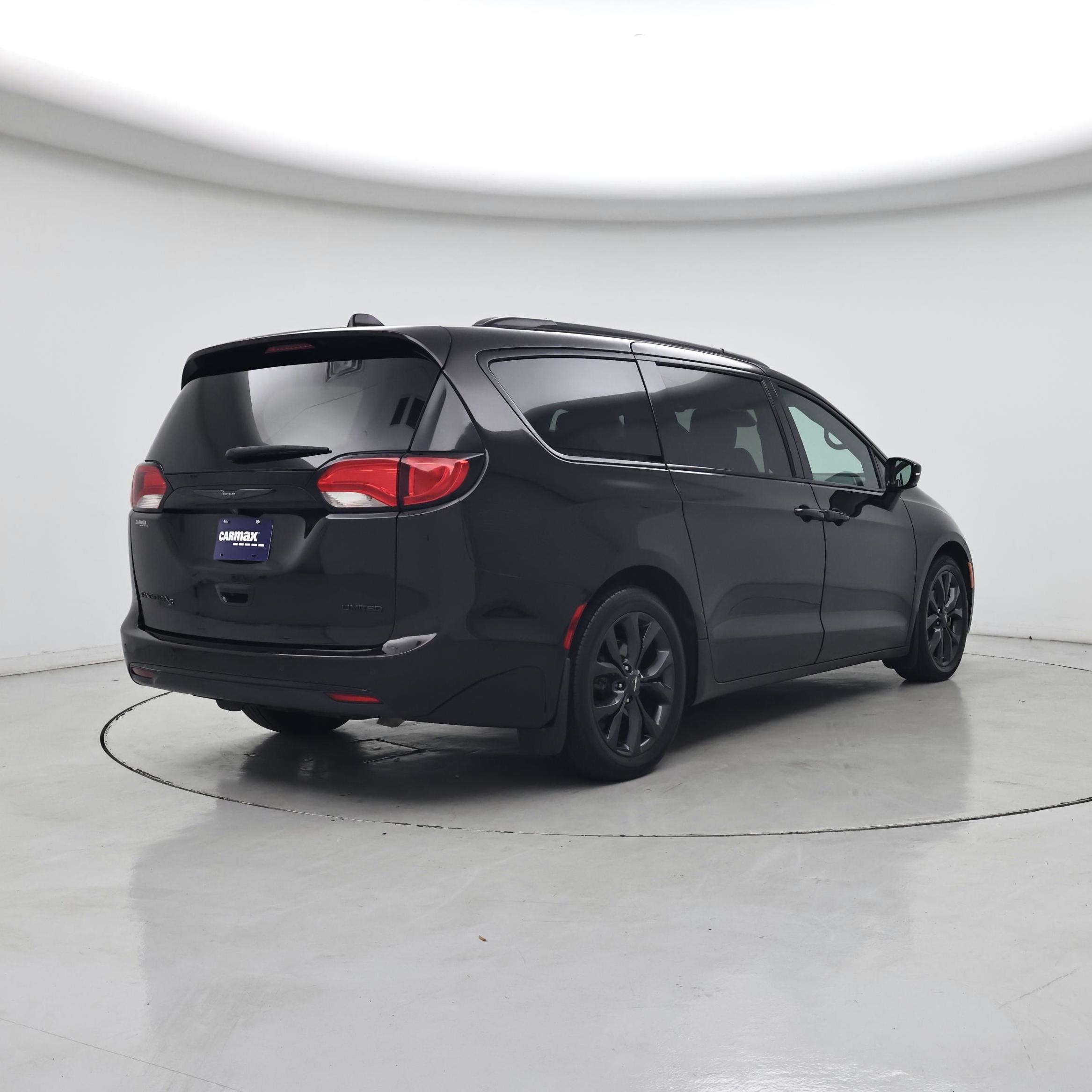 Thumbnail: 2019 Chrysler Pacifica - 8