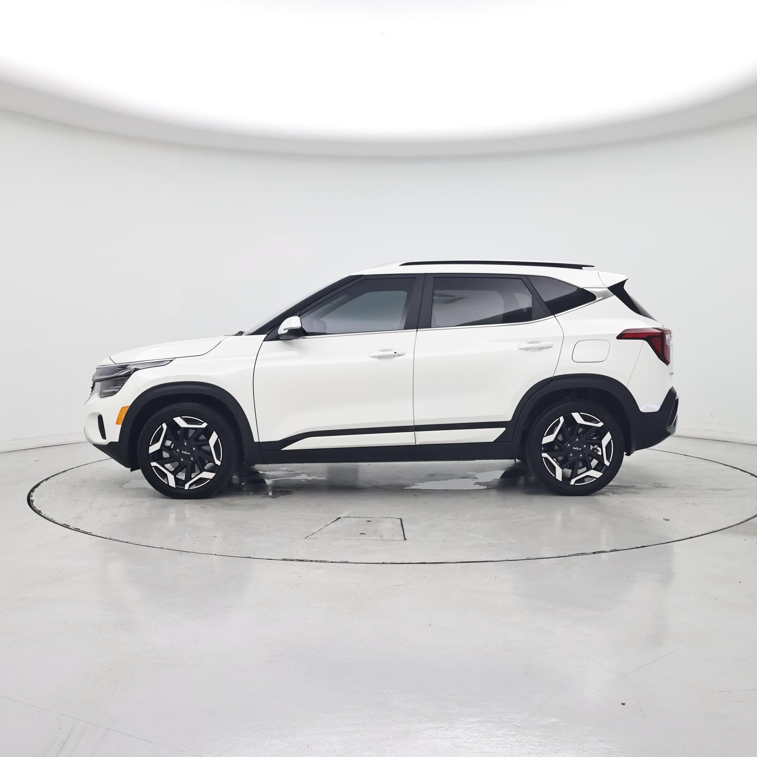 Thumbnail: 2024 Kia Seltos - 3