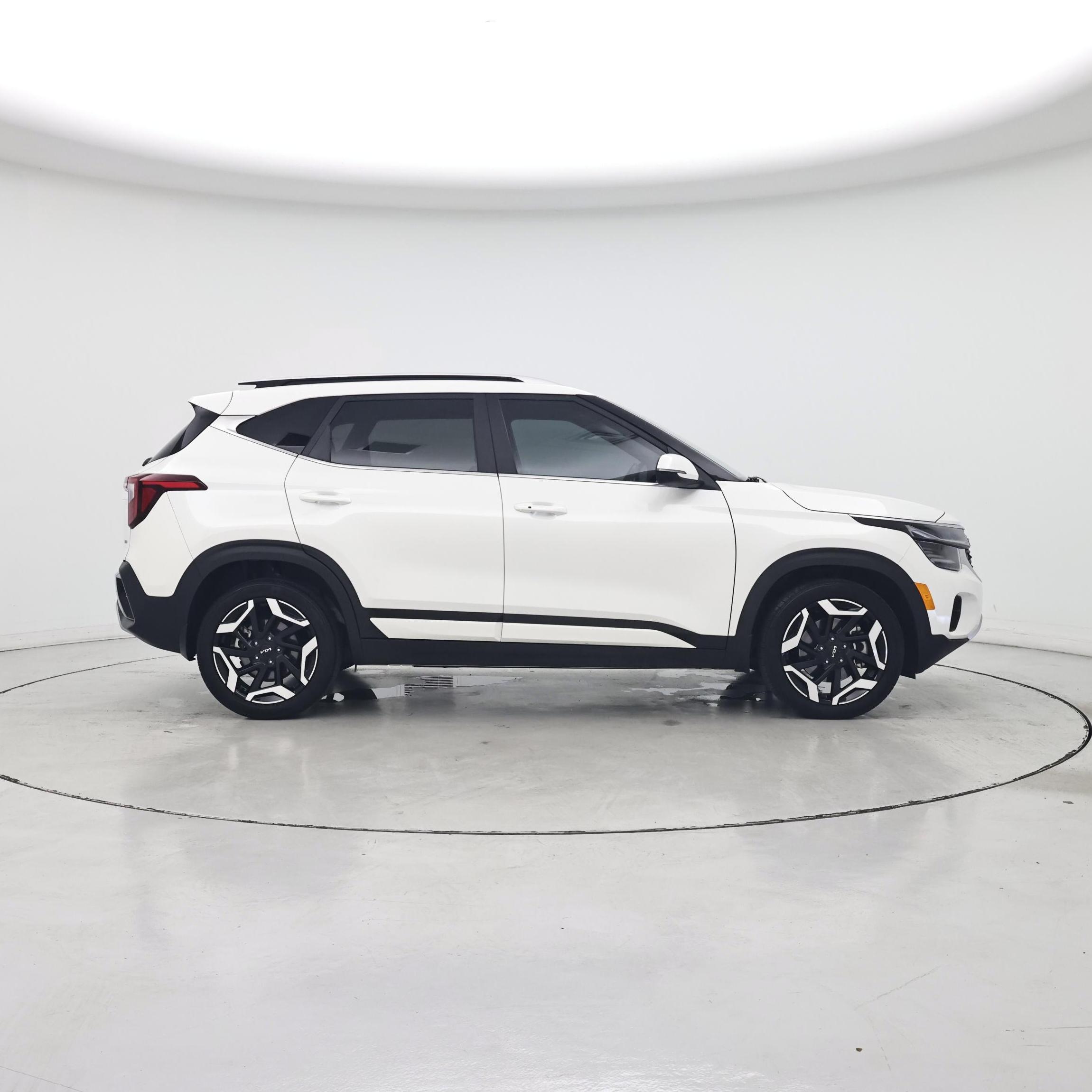 Thumbnail: 2024 Kia Seltos - 7