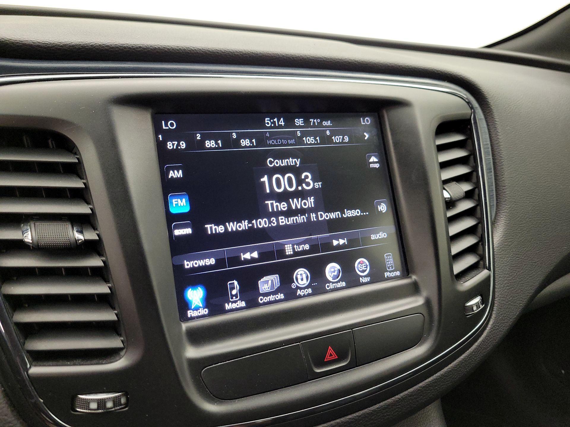 Thumbnail: 2015 Chrysler 200 - 16