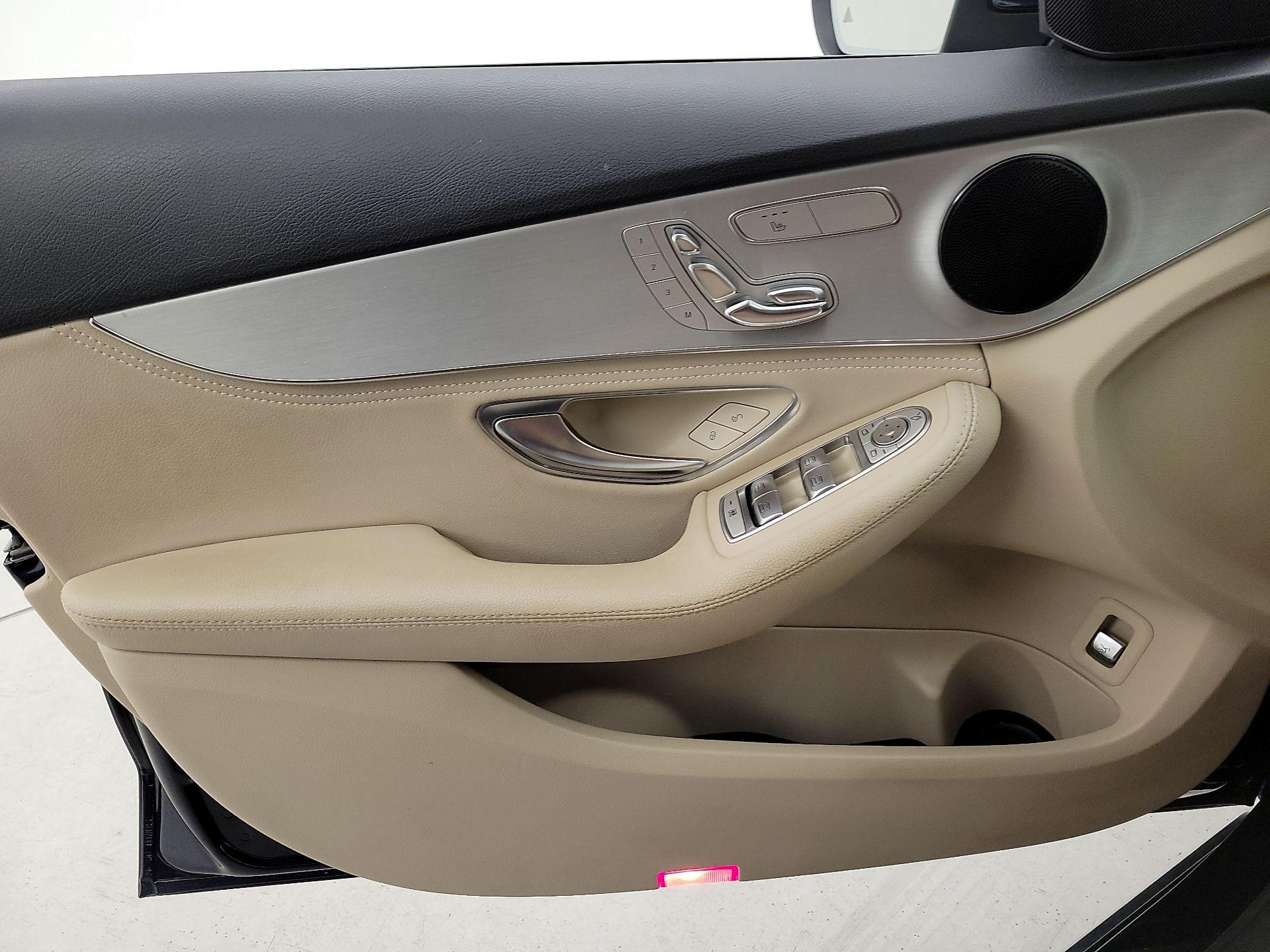 Thumbnail: 2016 Mercedes-Benz C-Class - 12