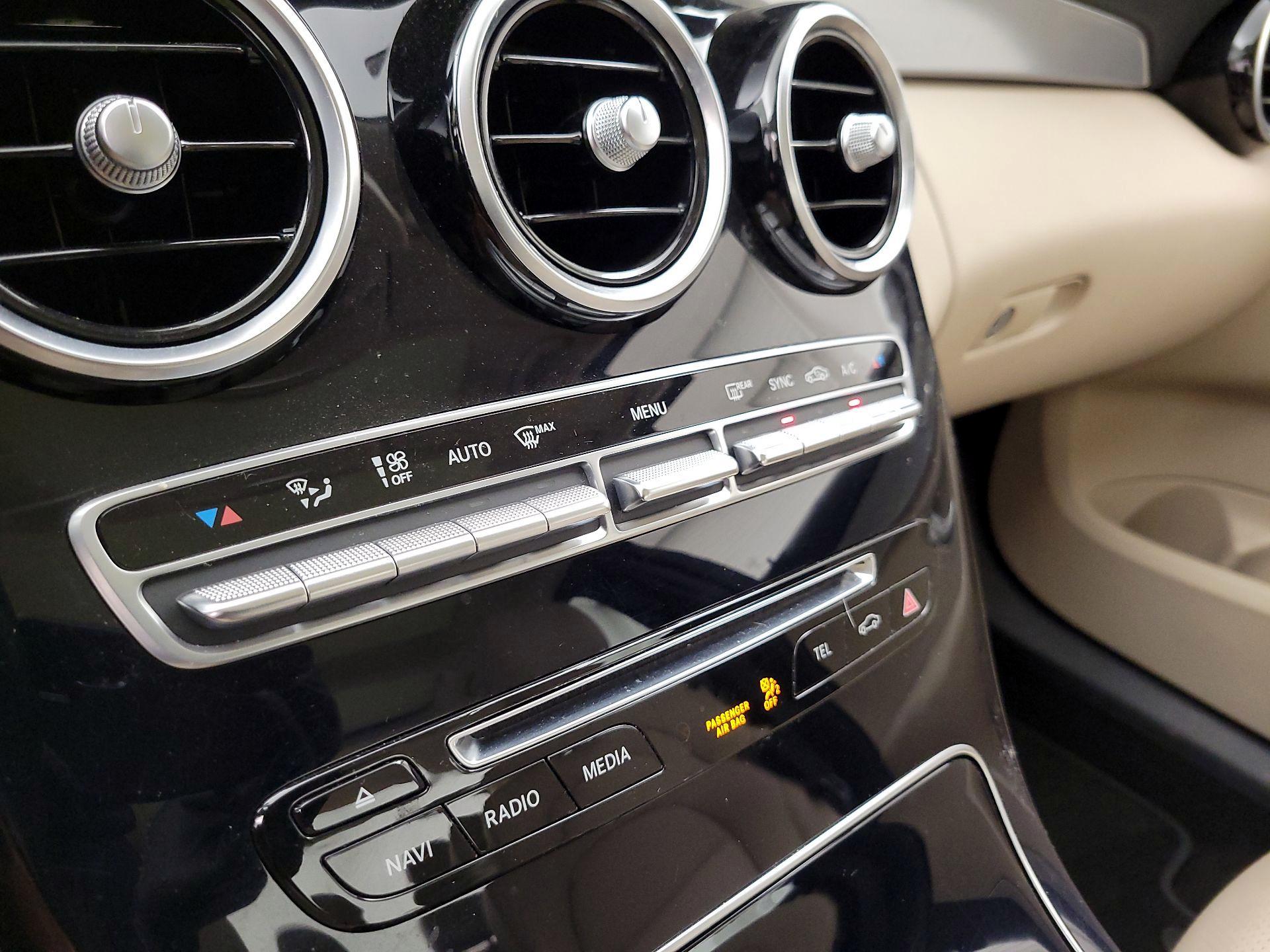 Thumbnail: 2016 Mercedes-Benz C-Class - 17