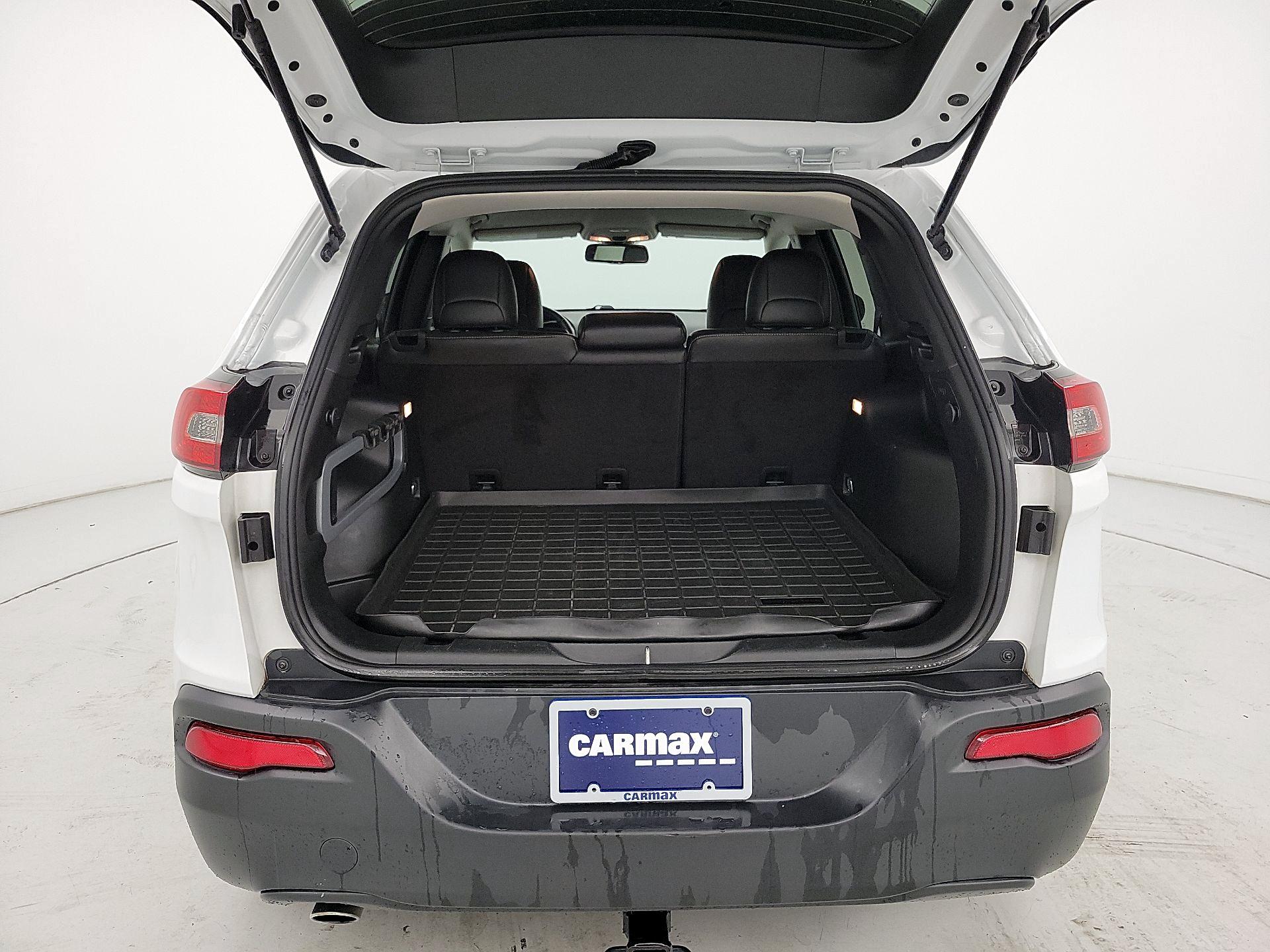 Thumbnail: 2018 Jeep Cherokee - 20