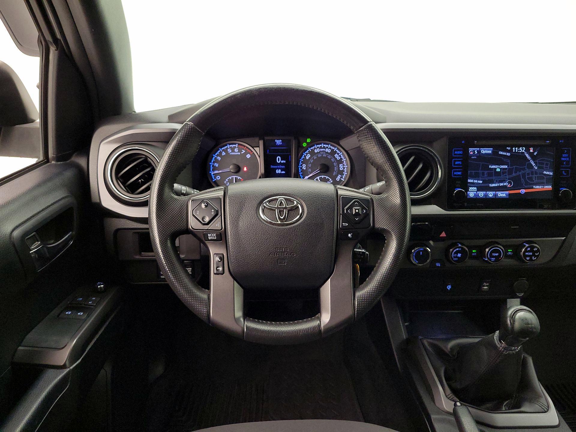 Thumbnail: 2016 Toyota Tacoma - 10
