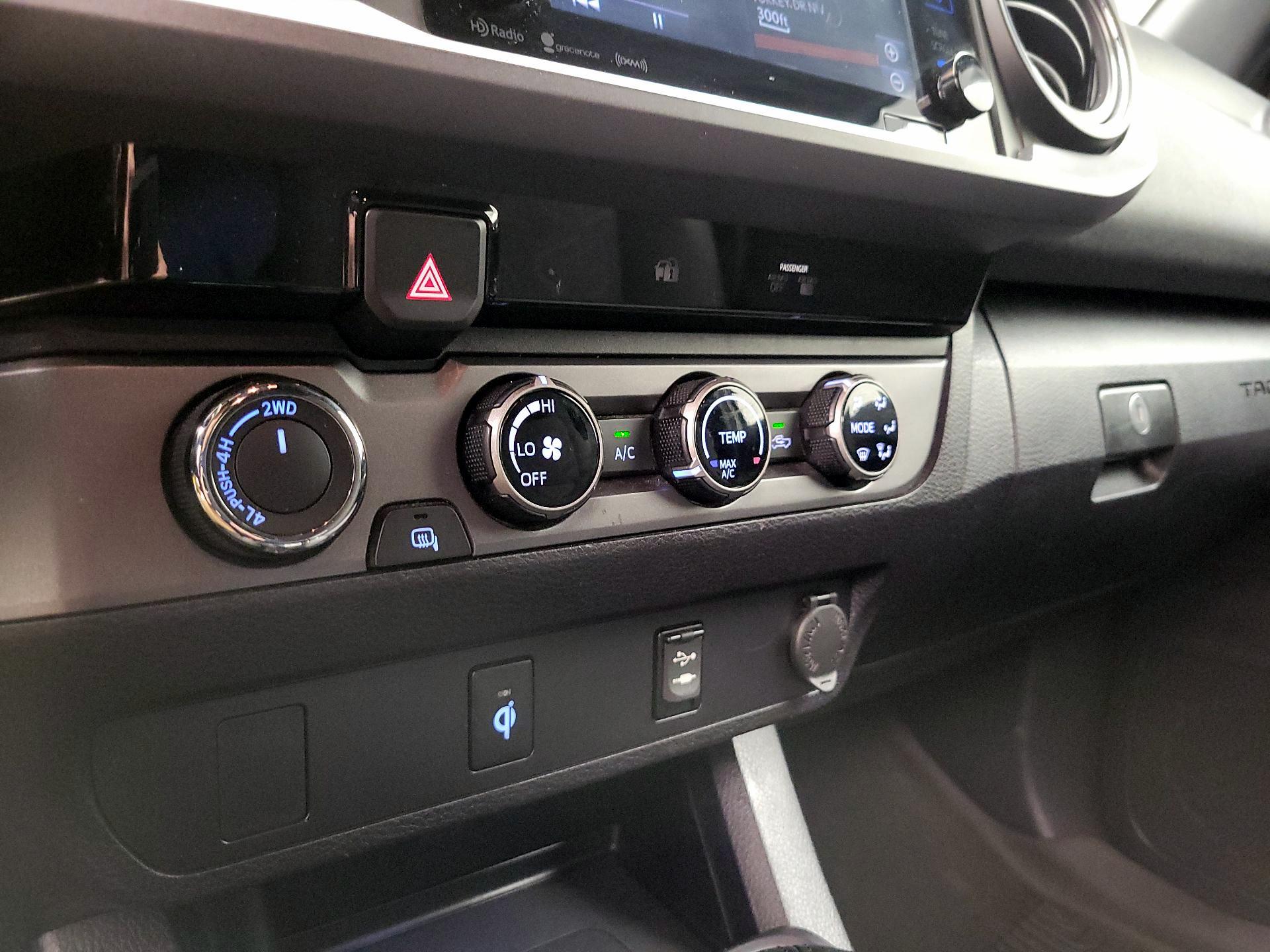 Thumbnail: 2016 Toyota Tacoma - 17
