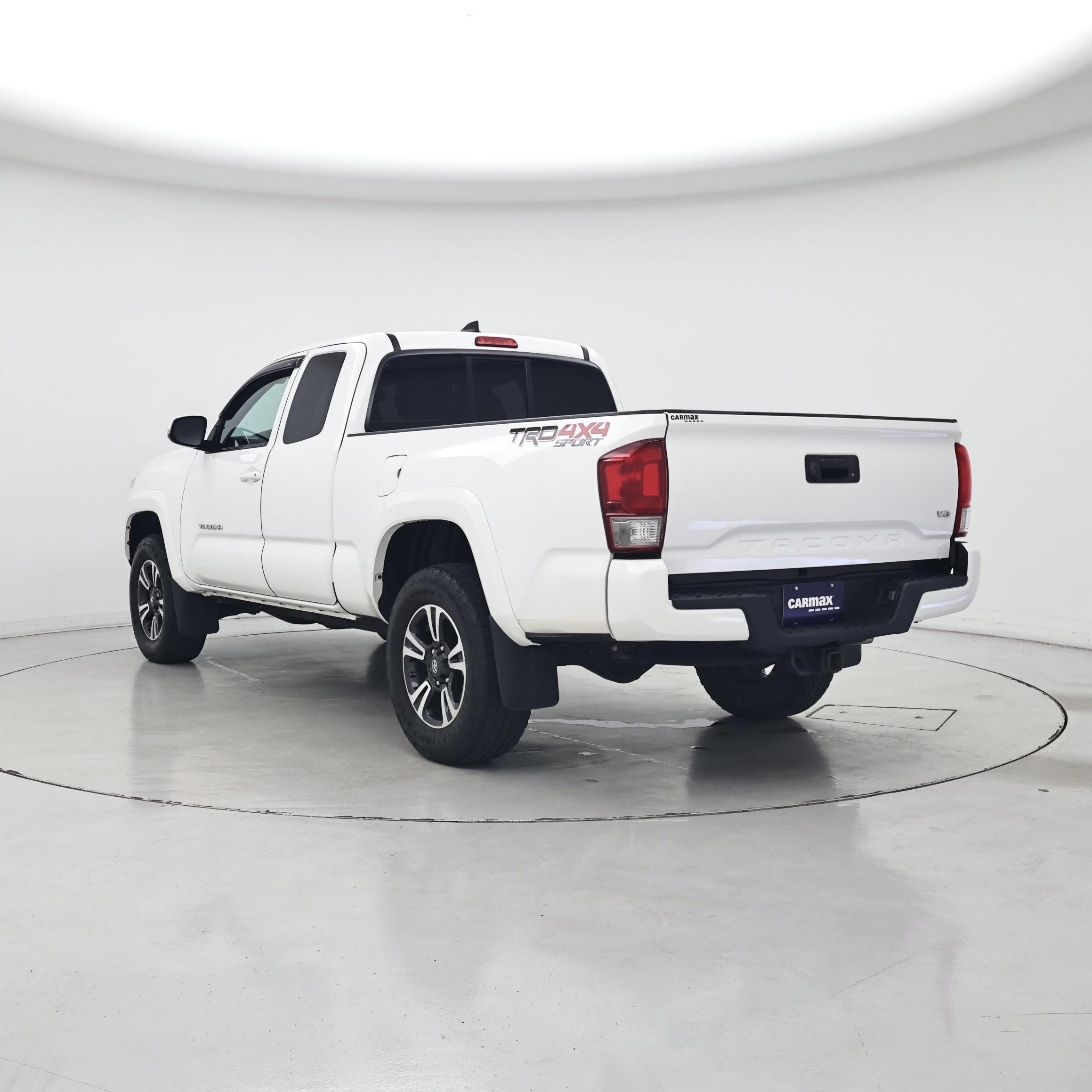 Thumbnail: 2016 Toyota Tacoma - 2