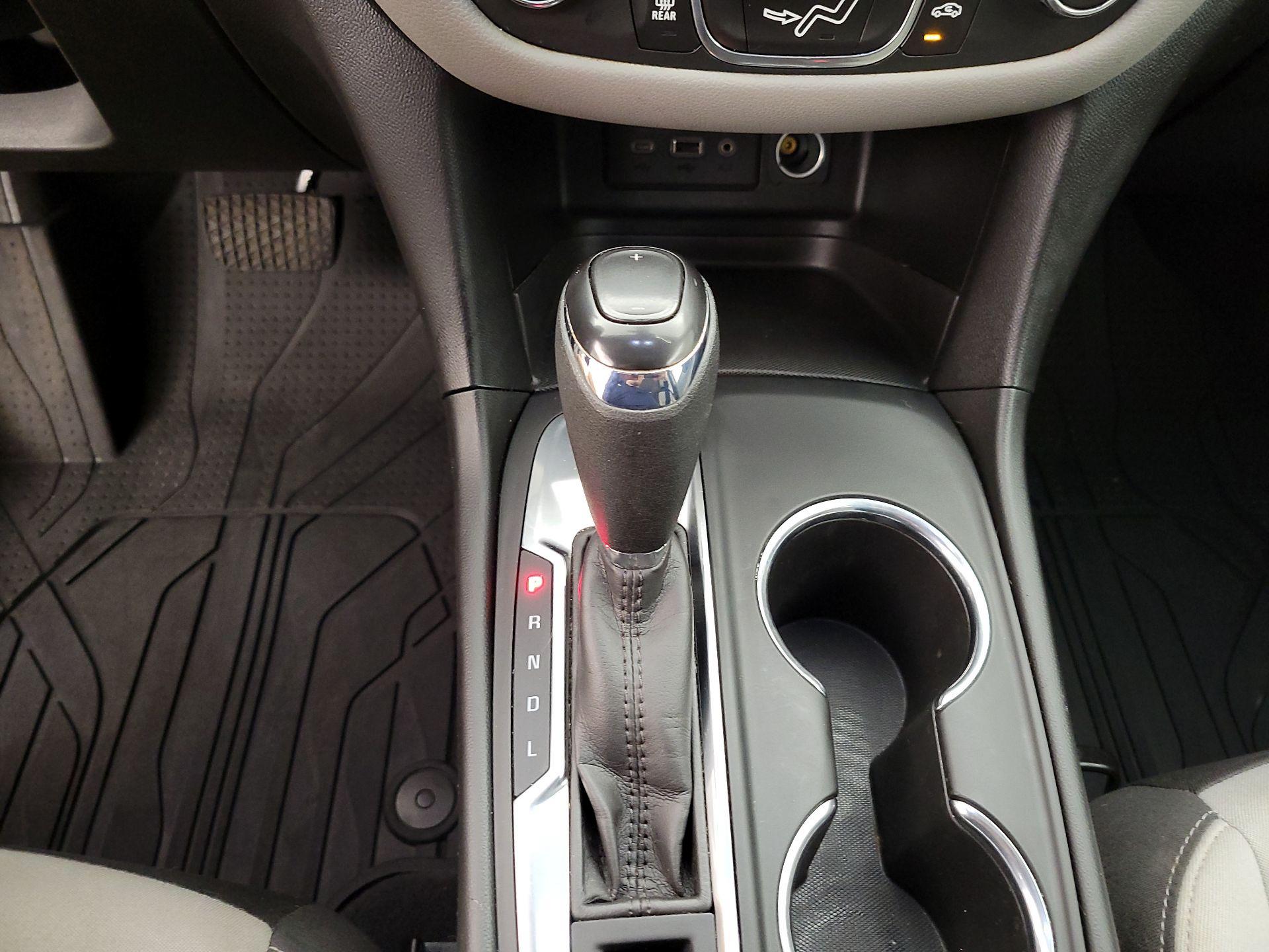 Thumbnail: 2020 Chevrolet Equinox - 17