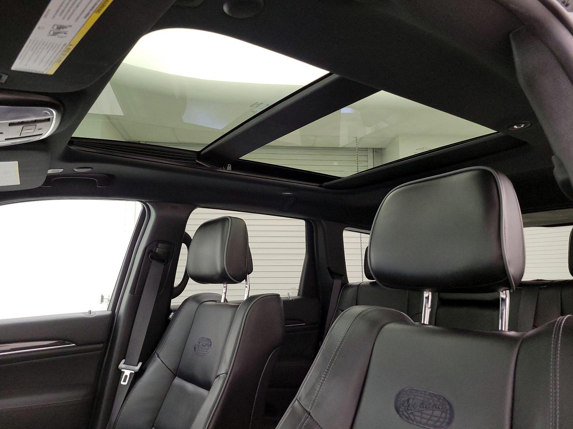 Thumbnail: 2020 Jeep Grand Cherokee - 20