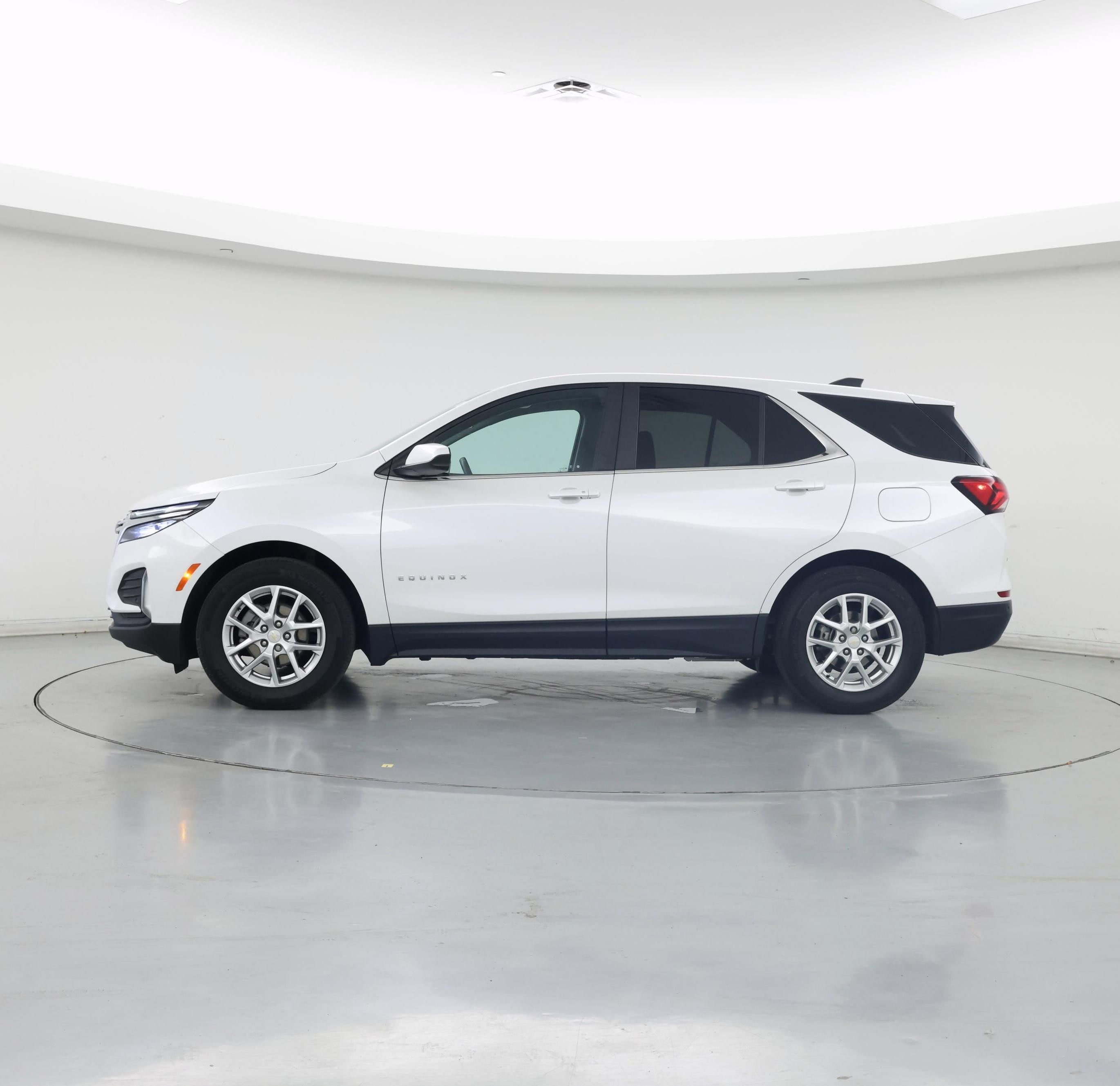 Thumbnail: 2022 Chevrolet Equinox - 3