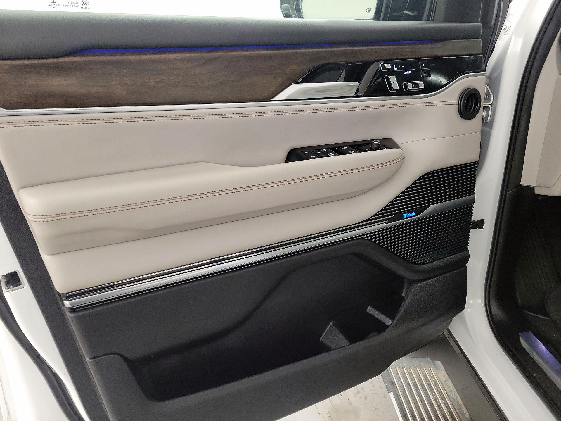 Thumbnail: 2022 Jeep Grand Wagoneer - 12