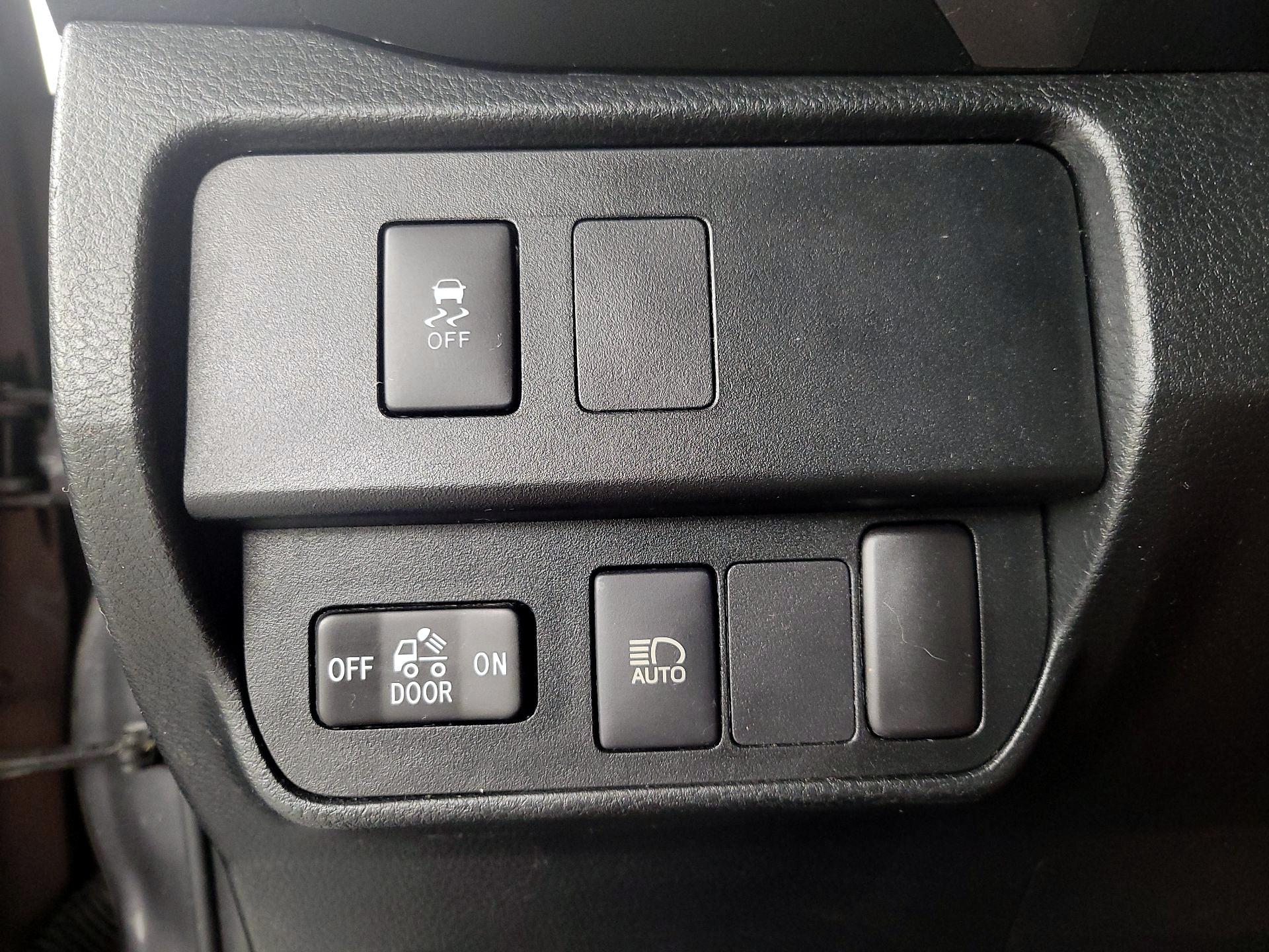 Thumbnail: 2021 Toyota Tacoma - 13