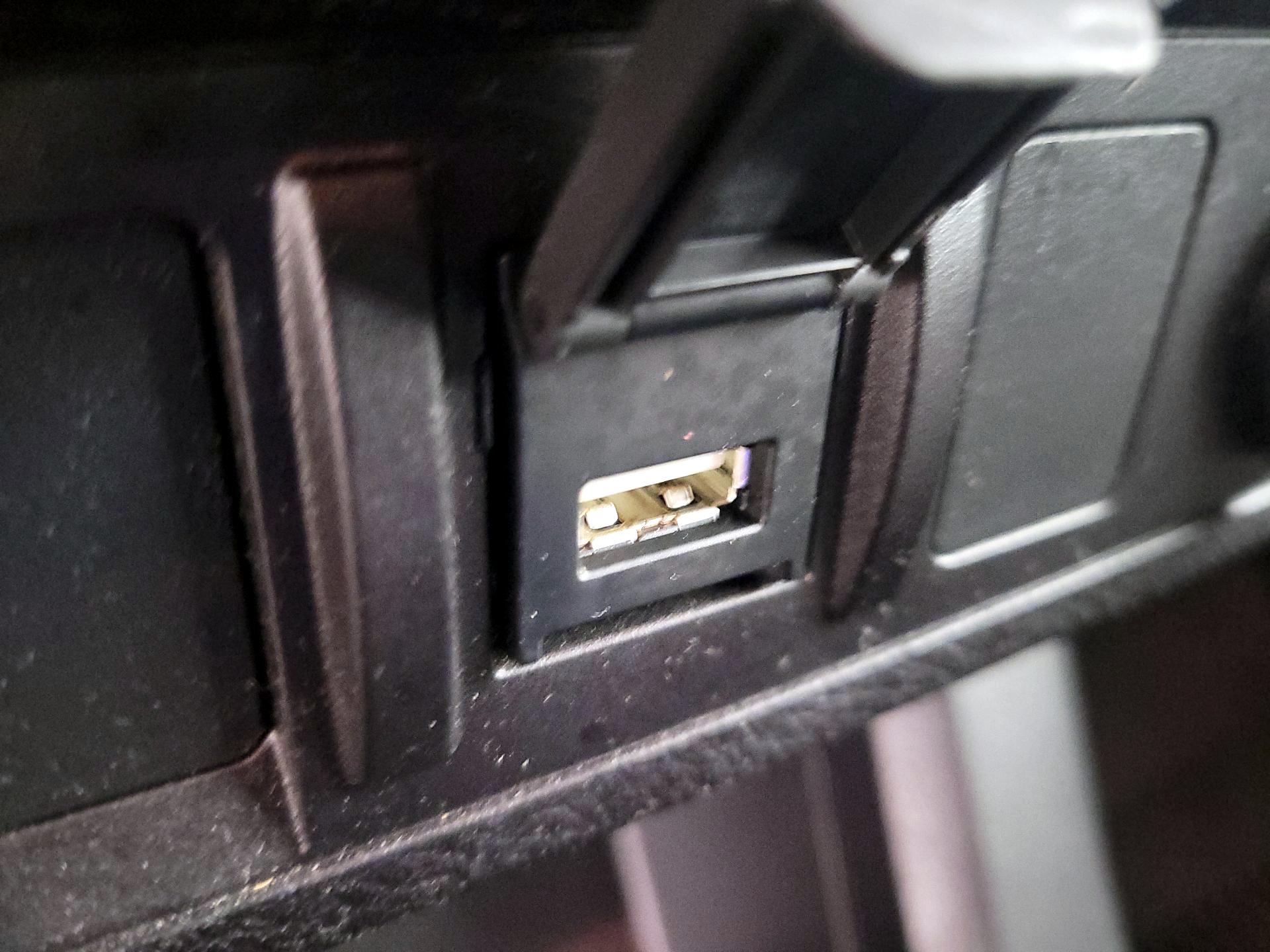 Thumbnail: 2021 Toyota Tacoma - 18