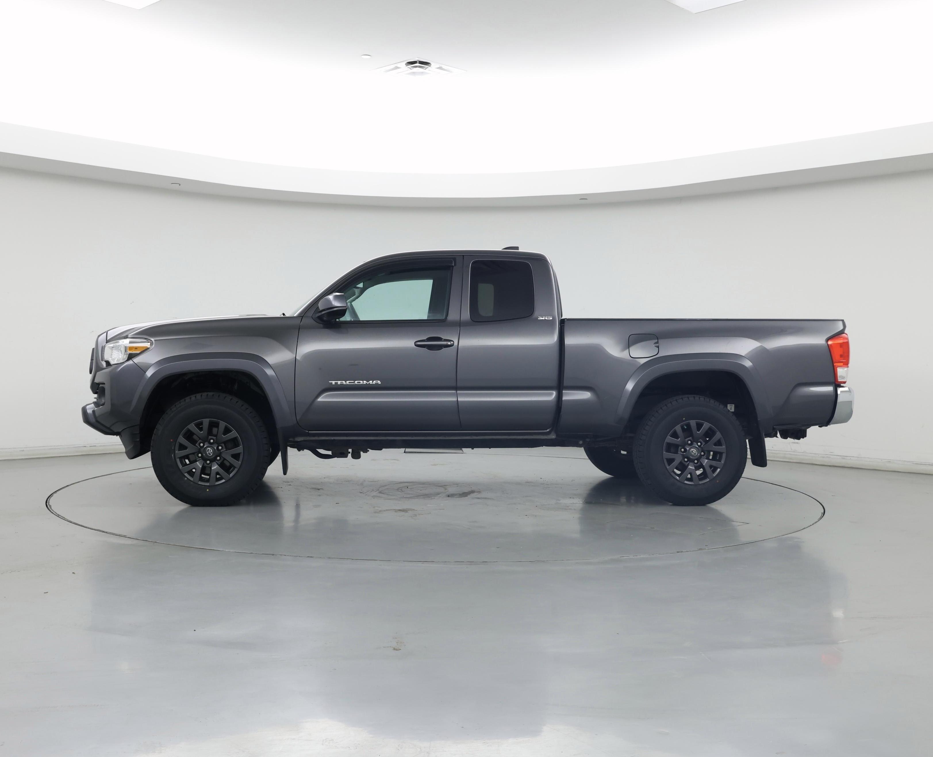 Thumbnail: 2021 Toyota Tacoma - 3