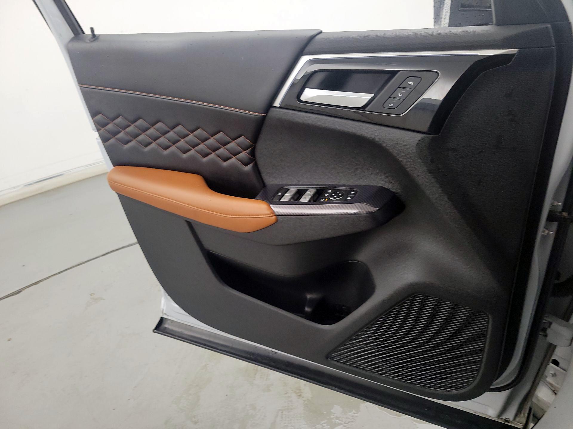 Thumbnail: 2022 Mitsubishi Outlander - 12