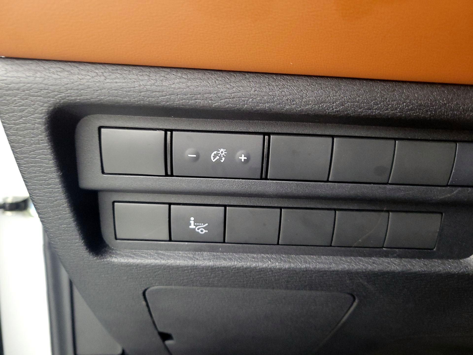 Thumbnail: 2022 Mitsubishi Outlander - 13