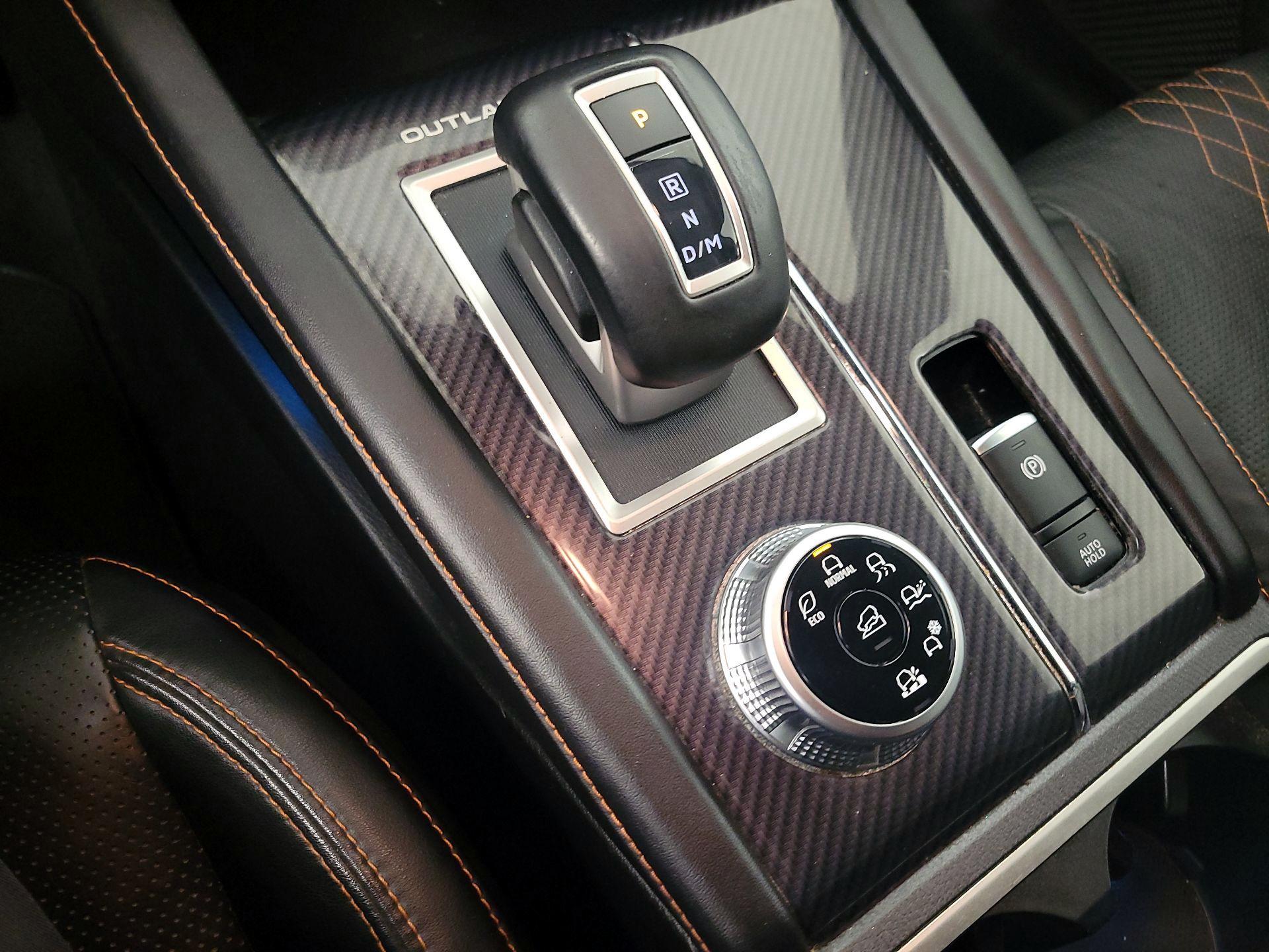 Thumbnail: 2022 Mitsubishi Outlander - 18